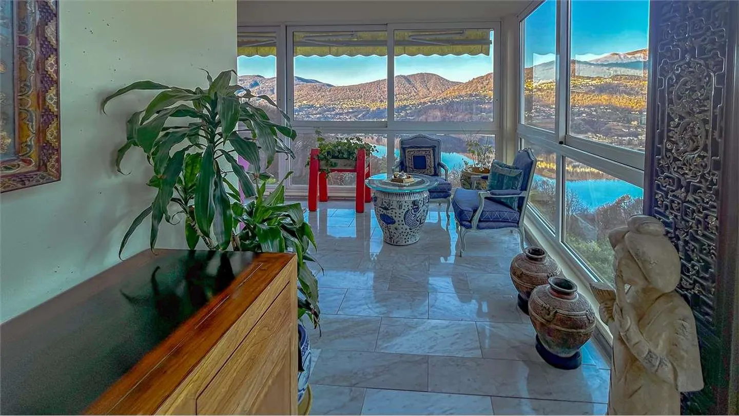 PRESTIGIOSO ATTICO CON ROOFTOP E VISTA LAGO - Foto 8 di 13