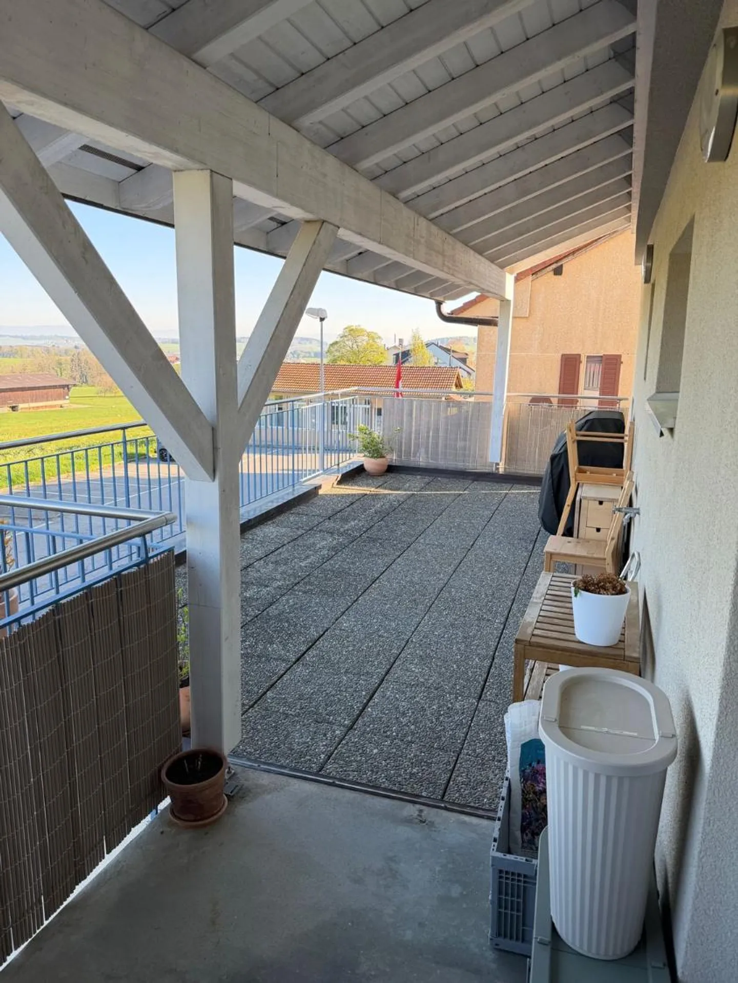 Geräumige Wohnung mit Terrasse - Foto 4 von 11