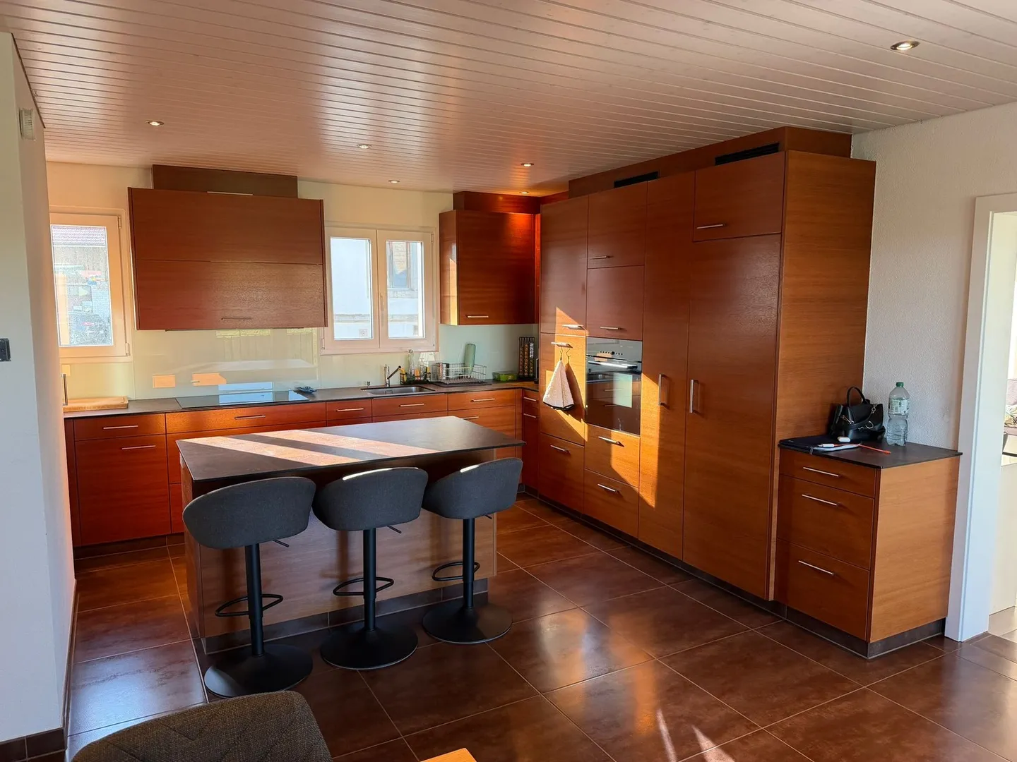 Geräumige Wohnung mit Terrasse - Foto 3 von 11