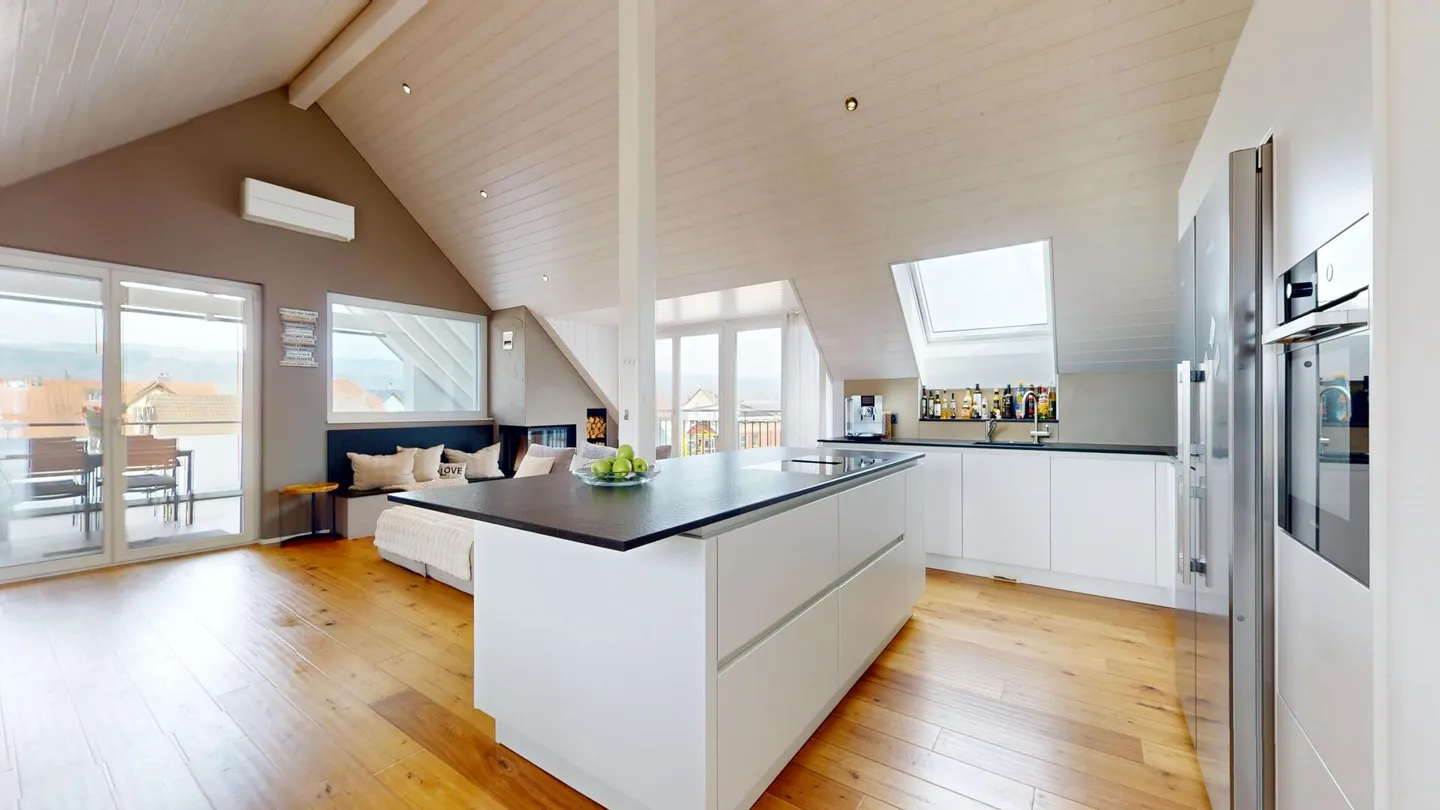 Appartamento maisonette quasi nuovo di 5,5 locali con camino e doppio garage - Foto 6 di 15