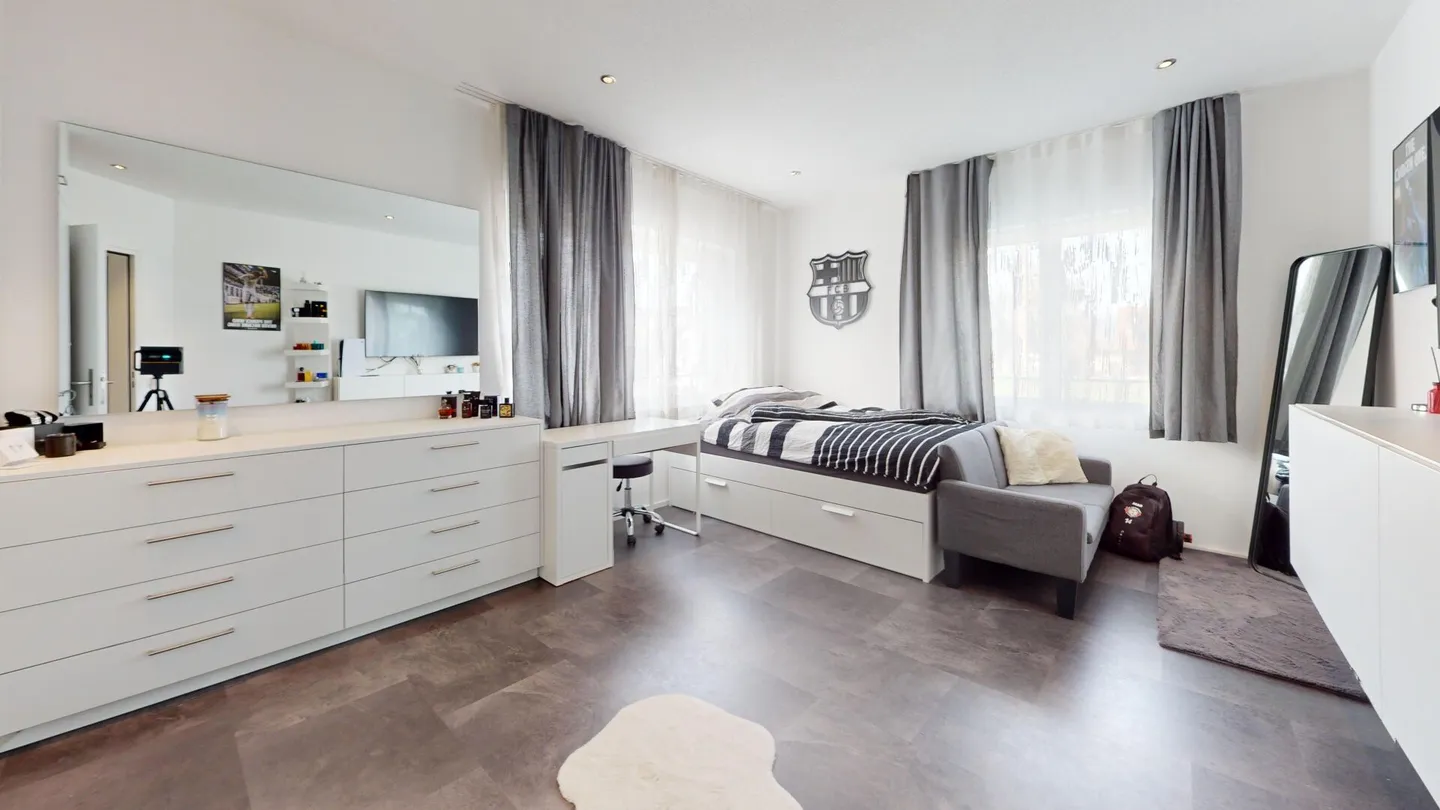 Appartamento maisonette quasi nuovo di 5,5 locali con camino e doppio garage - Foto 12 di 15