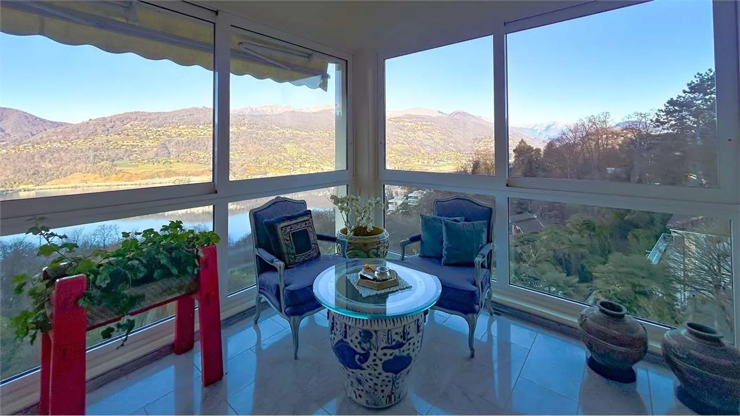 PRESTIGIOSO ATTICO CON ROOFTOP E VISTA LAGO - Foto 9 di 13