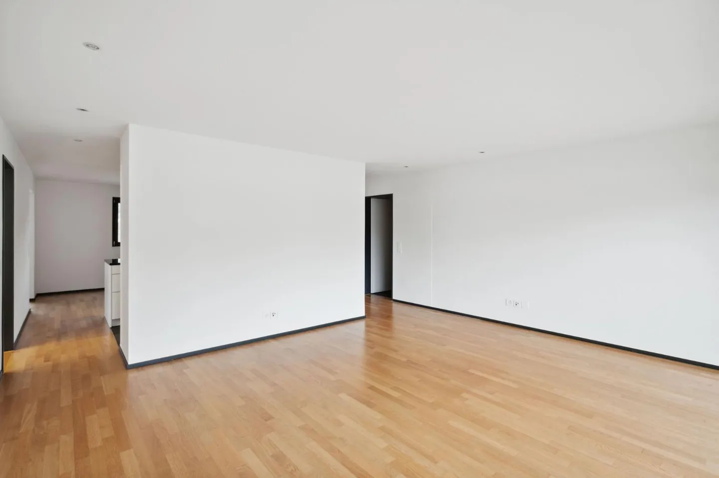 LOUER SANS CAUTION - bel appartement avec espace jardin près du centre - Photo 2 sur 9