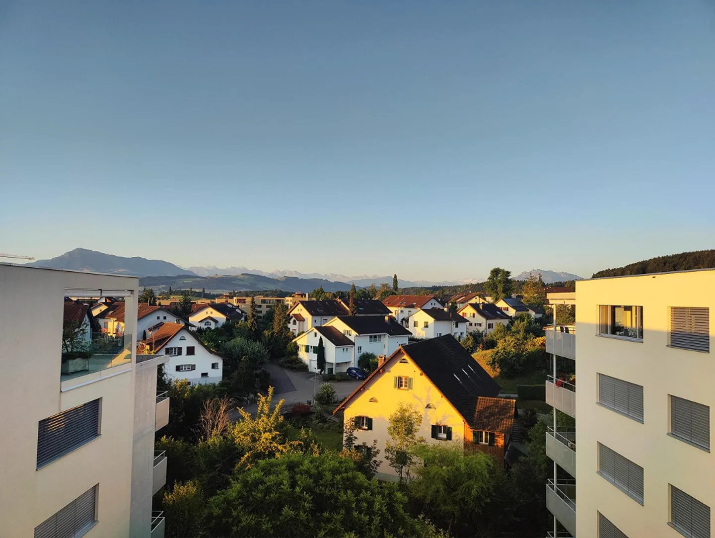 Are you looking for an extraordinary apartment in the center of Sins? - Photo 1 of 15