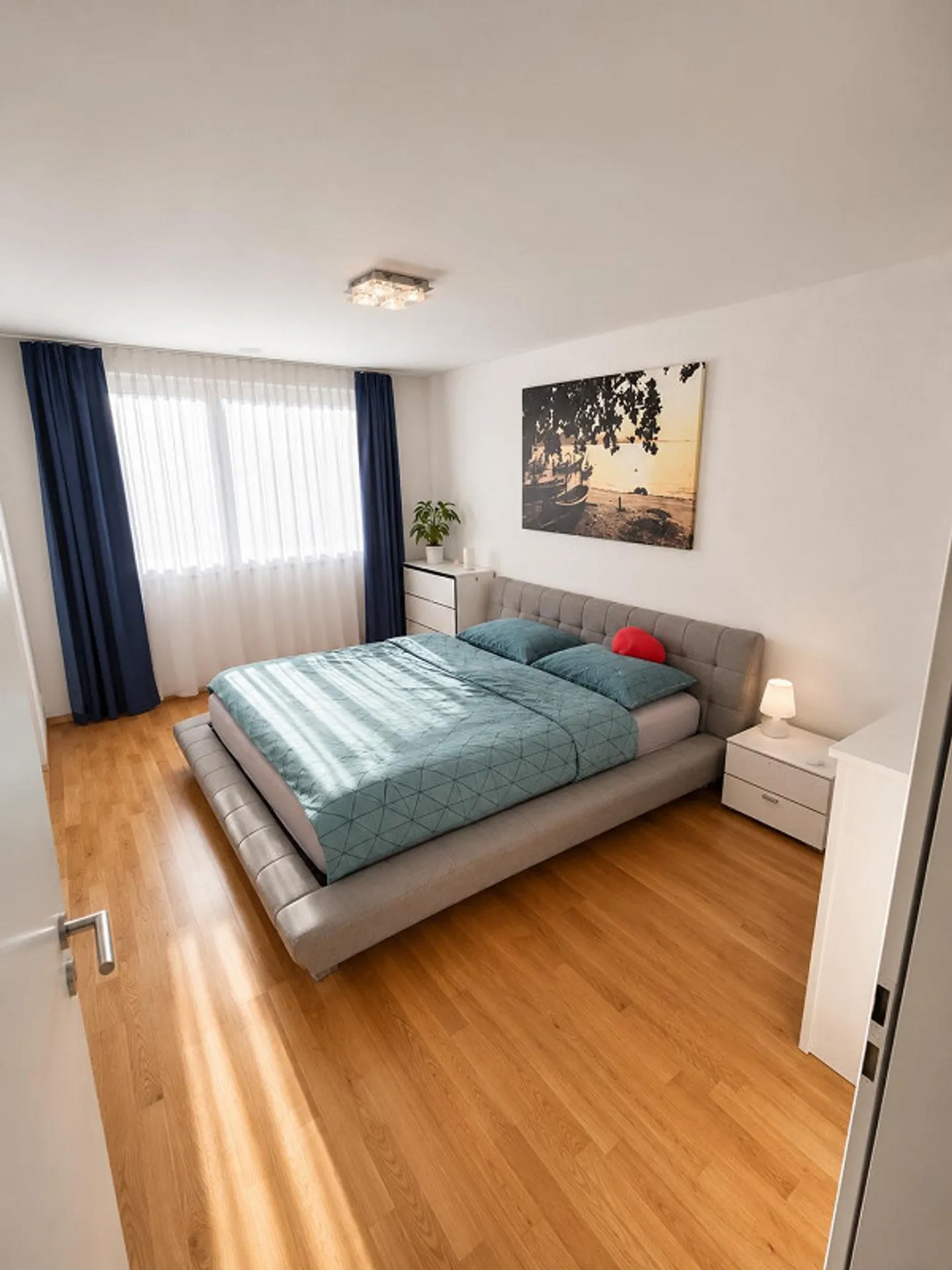 Are you looking for an extraordinary apartment in the center of Sins? - Photo 5 of 15