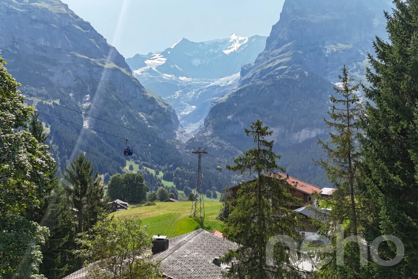Idillio di vacanza con panorama montano direttamente sulla pista da sci - Foto 2 di 12