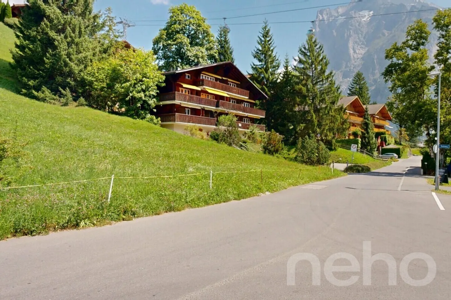 Idillio di vacanza con panorama montano direttamente sulla pista da sci - Foto 3 di 12