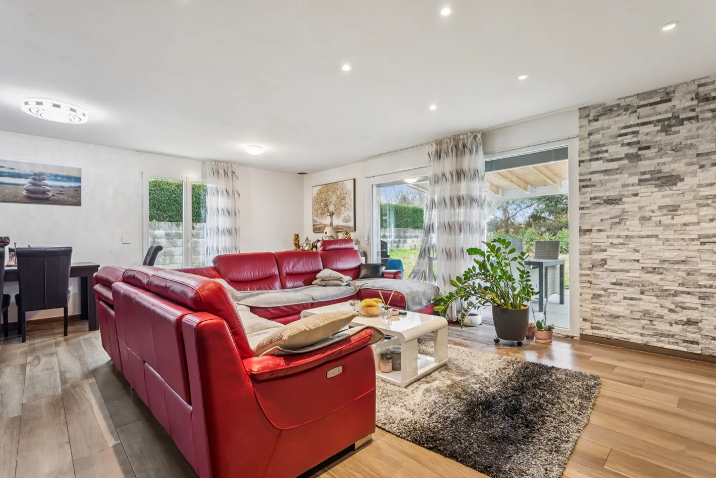 Casa a schiera di 4.5 stanze con bel giardino - Foto 2 di 10