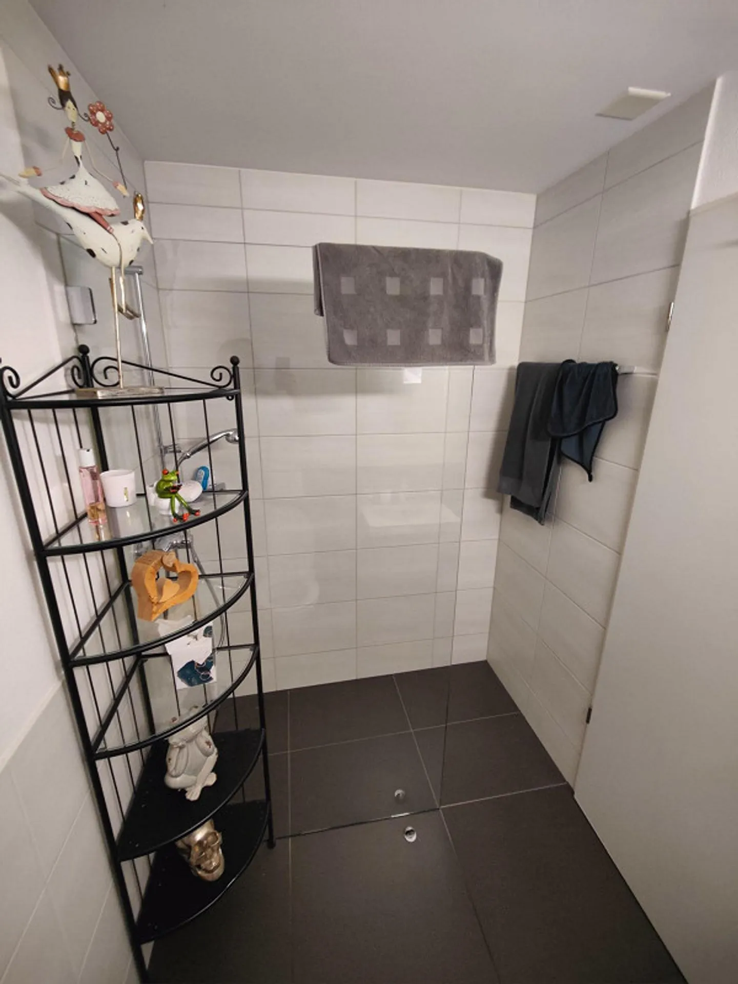 Are you looking for an extraordinary apartment in the center of Sins? - Photo 13 of 15