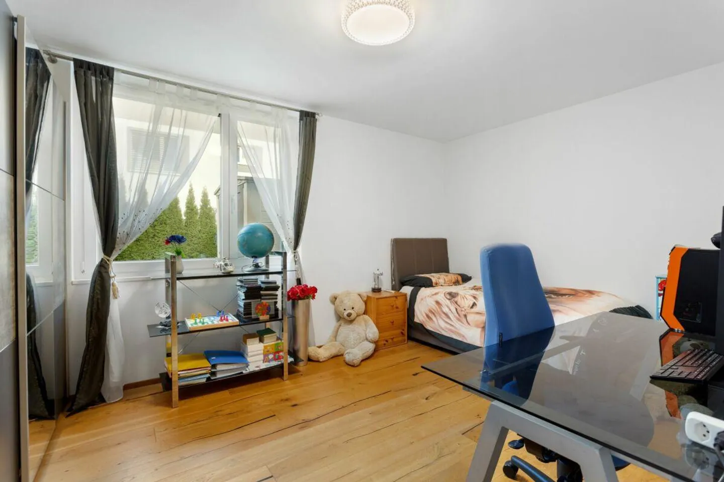 5.5-Room Garden Apartment - Modern, Comfortable, and Cozy - Photo 7 of 10