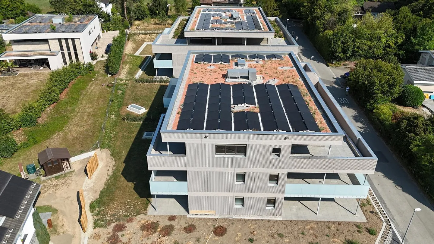 Appartement neuf de 5,5 pièces attrayant dans un emplacement calme à Erlen - Photo 3 sur 11