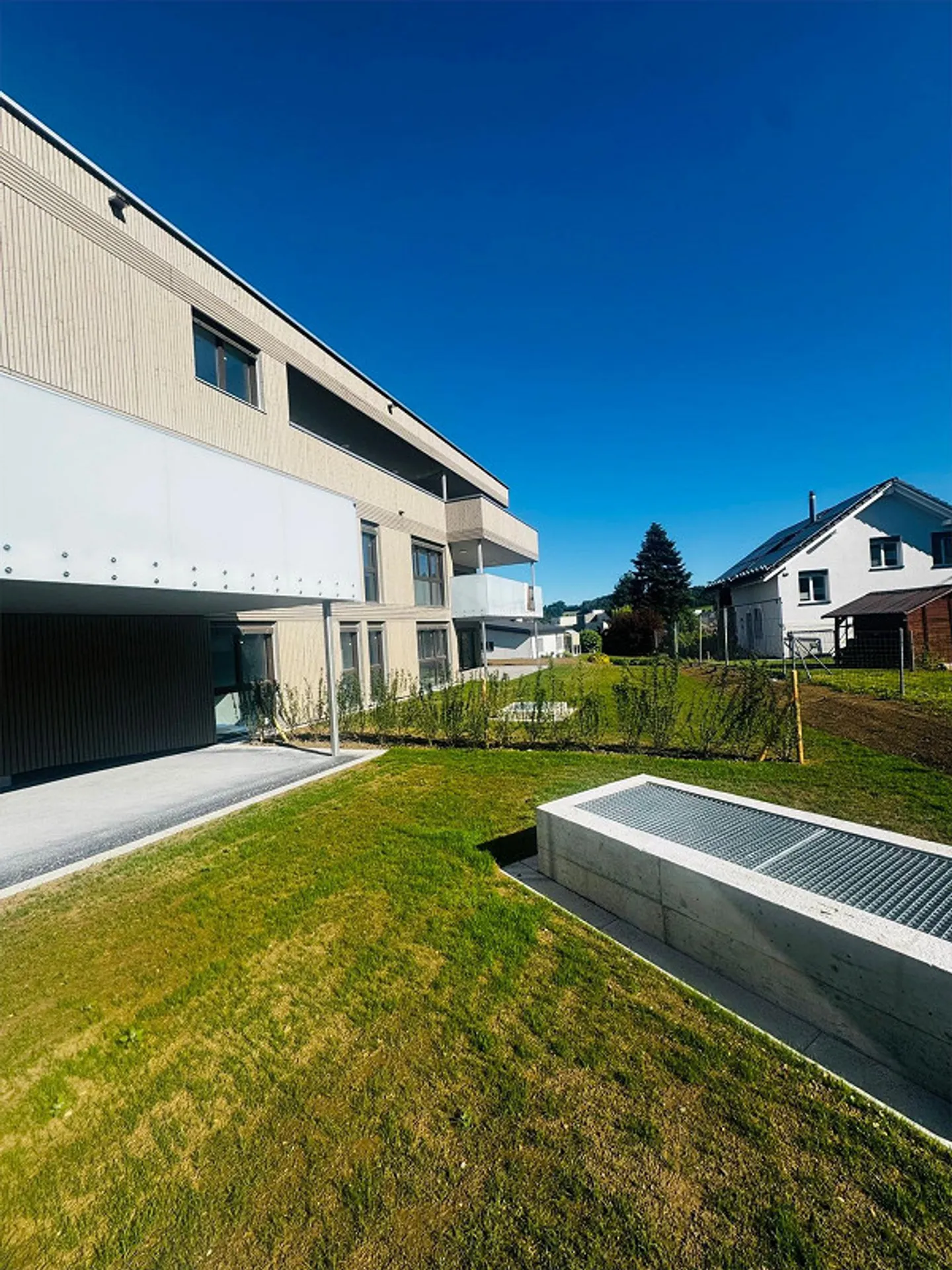 Appartement neuf de 5,5 pièces attrayant dans un emplacement calme à Erlen - Photo 4 sur 11