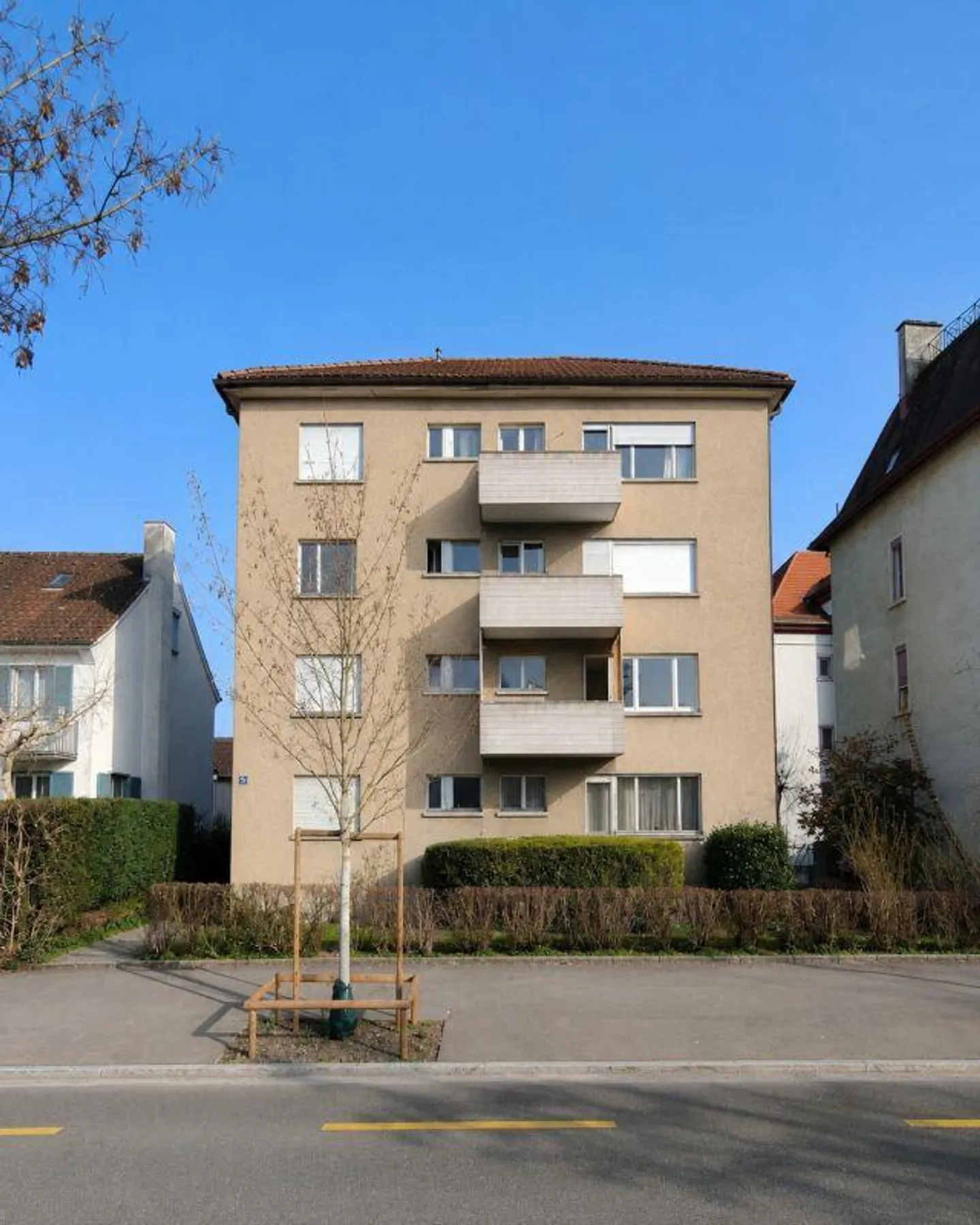 Appartamento conveniente in una posizione centrale a Neuhausen - Foto 1 di 10