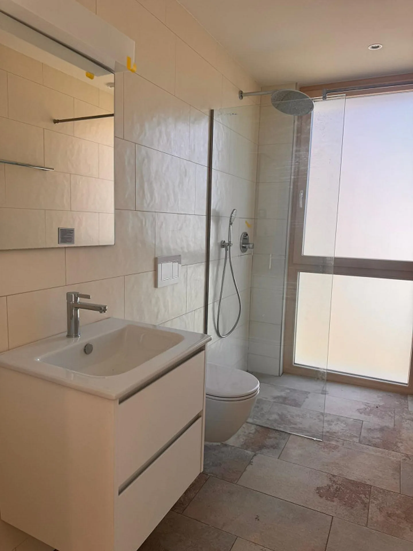 Appartement neuf de 5,5 pièces attrayant dans un emplacement calme à Erlen - Photo 8 sur 11