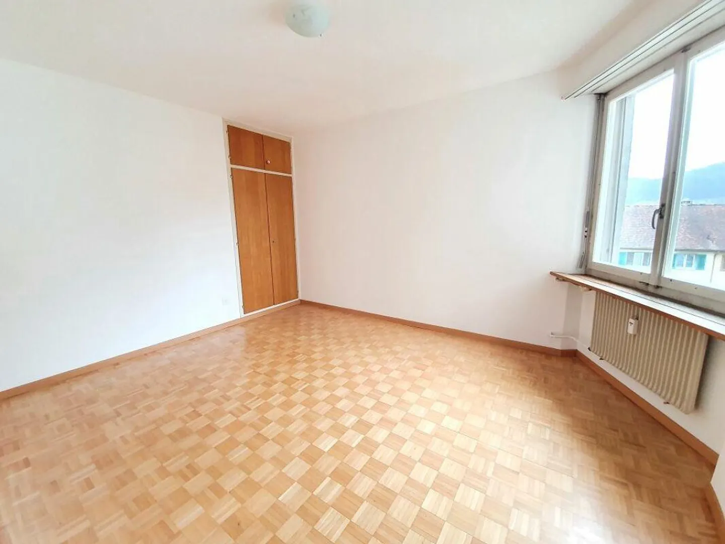 Appartamento conveniente in una posizione centrale a Neuhausen - Foto 3 di 10