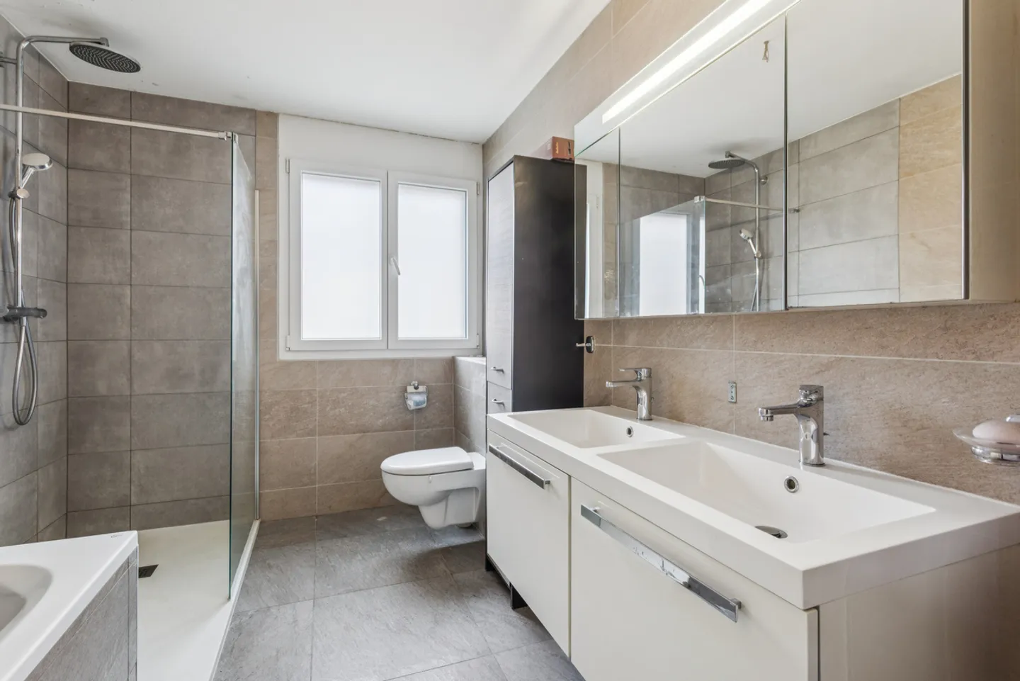 Casa a schiera di 4.5 stanze con bel giardino - Foto 8 di 10