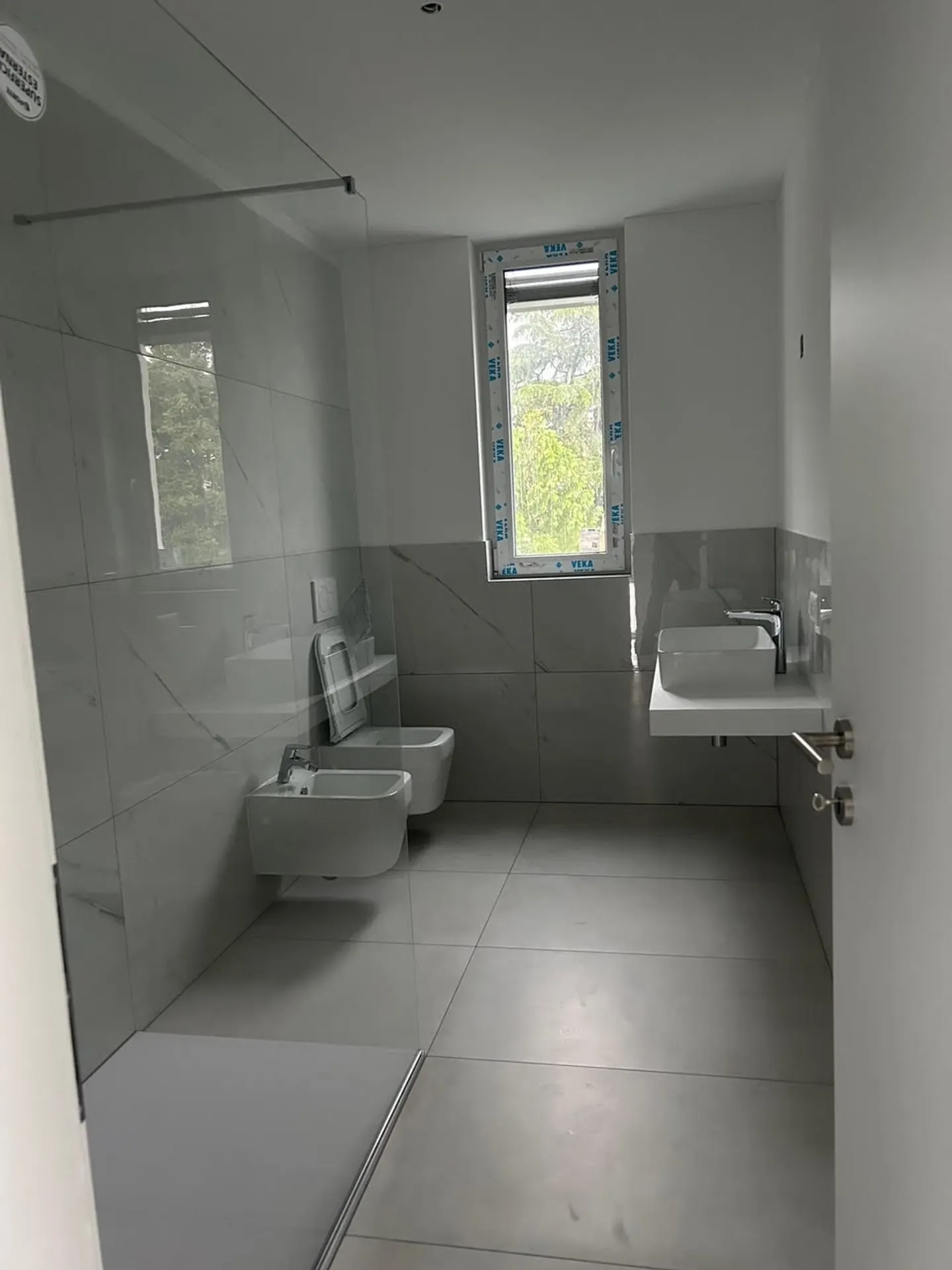 Appartement moderne et confortable de 4,5 pièces à Vacallo : espace, luxe et confort - Photo 5 sur 7