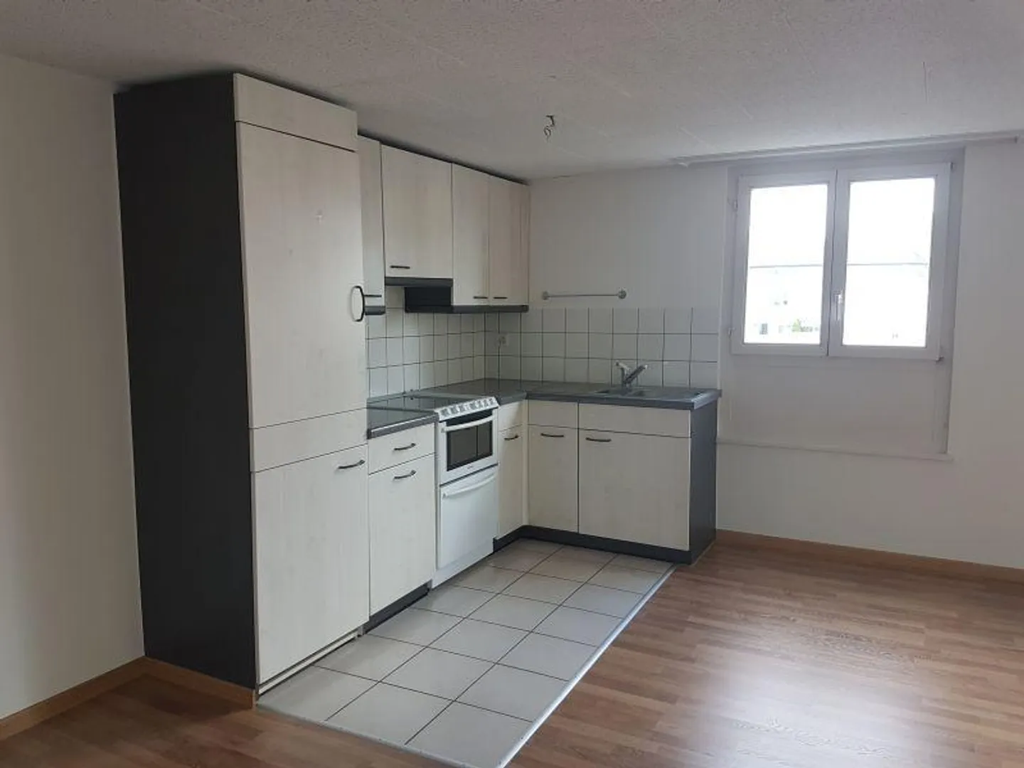 Charmante Wohnung mit Balkon - Foto 2 von 8