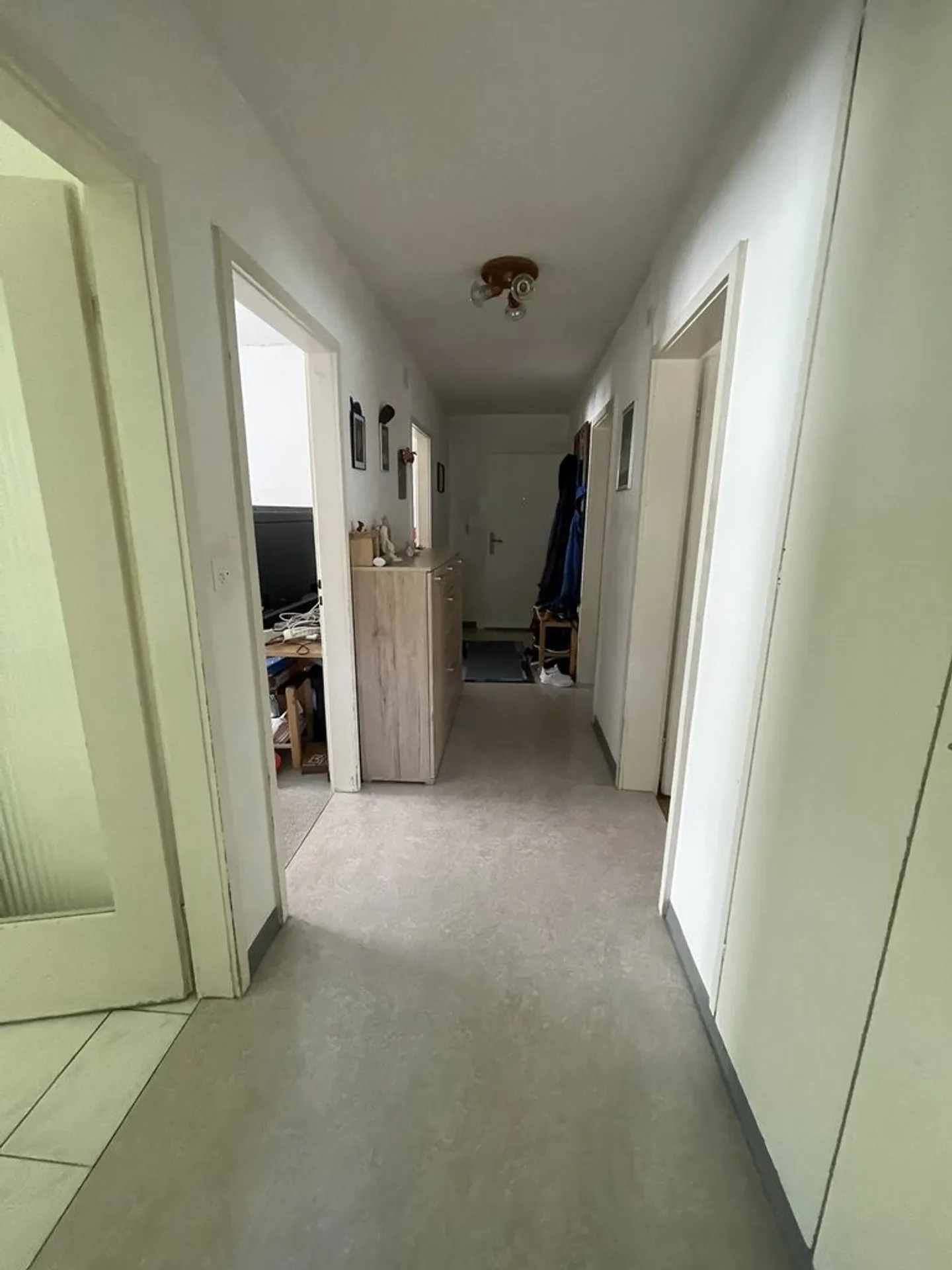 4-room apartment on Burgstr. 59 in Uster limited until 30.09.2027 - Photo 6 of 6