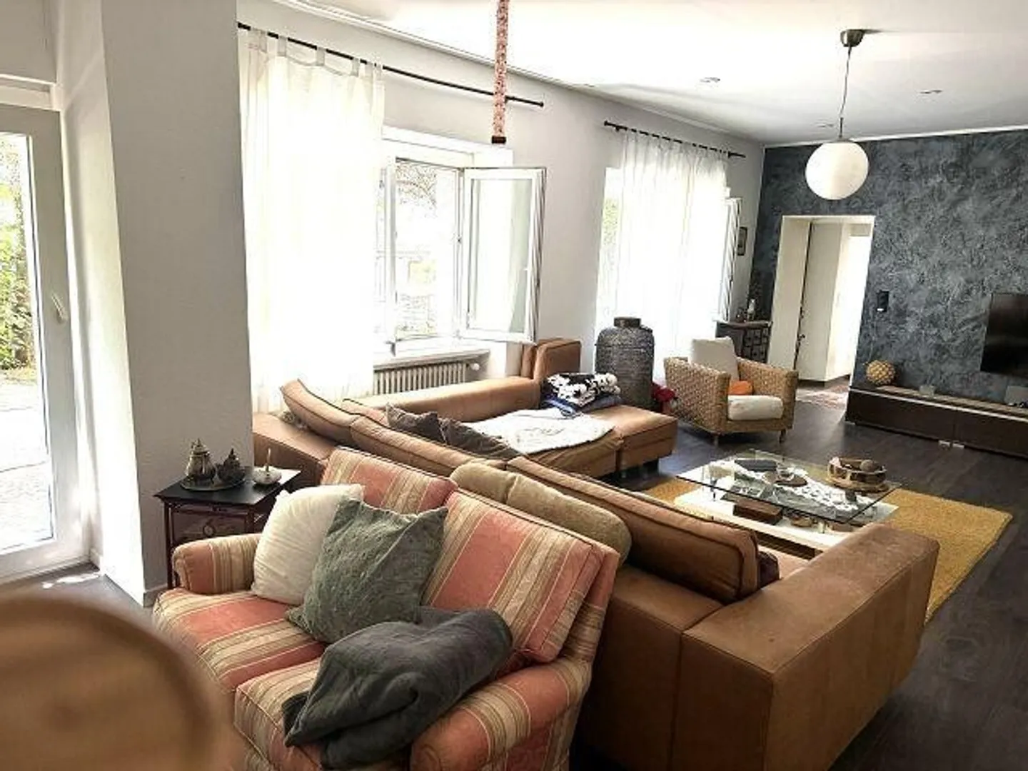 Luxusvilla mit Garten - Foto 2 von 13