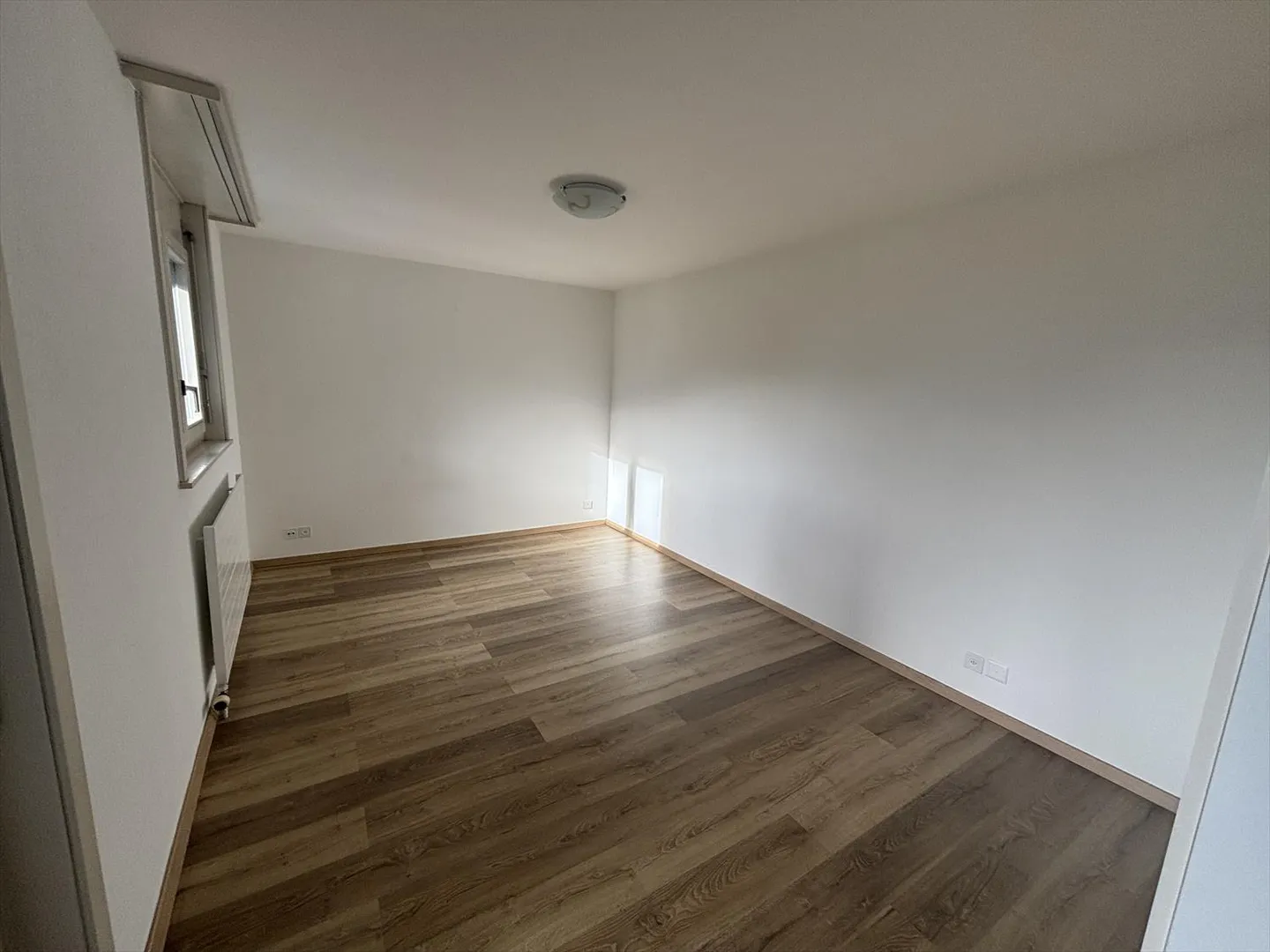 Appartement Charmant avec Vue sur le Lac - Photo 15 sur 18