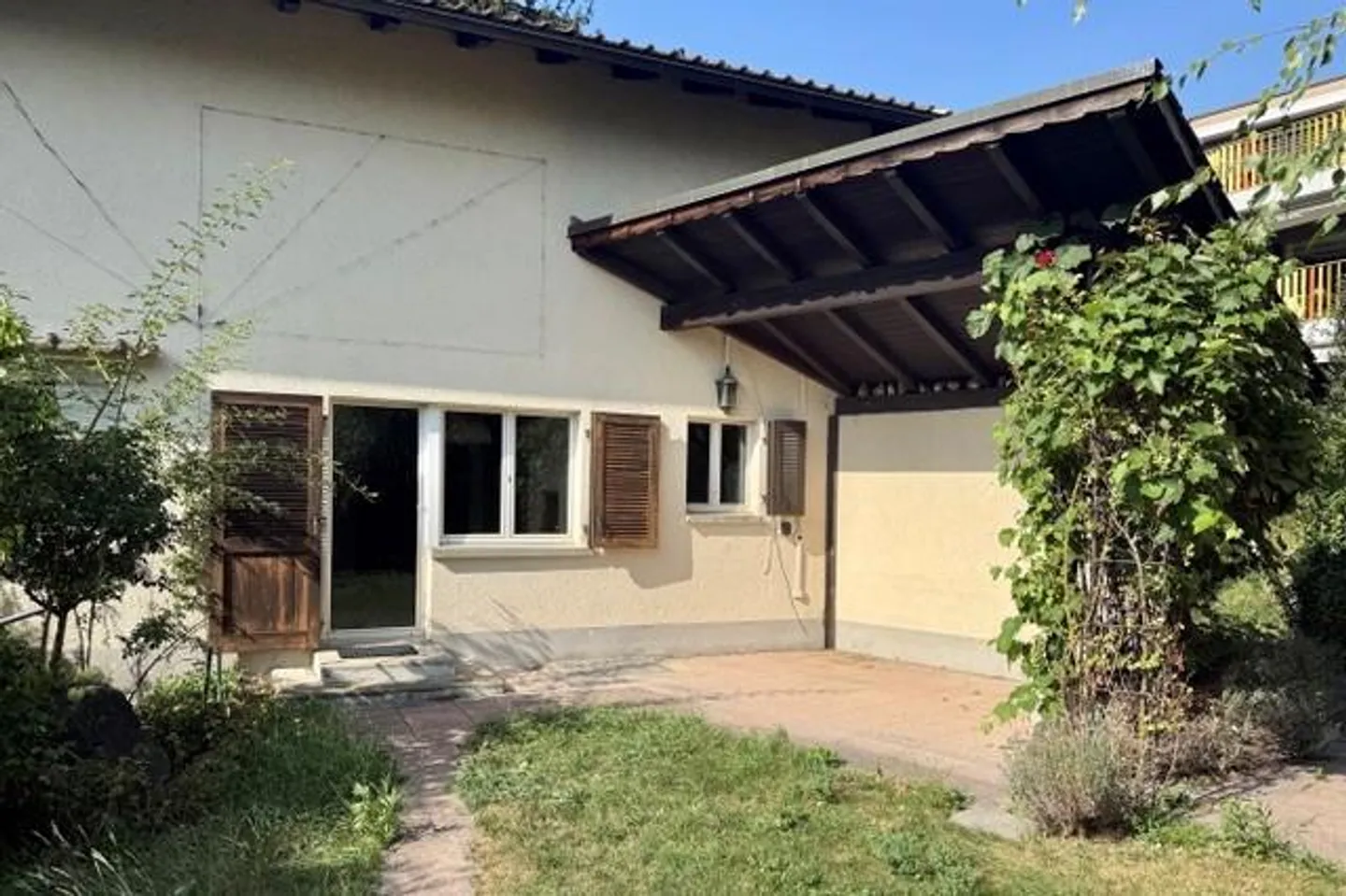 5 1/2 Zimmer Einfamilienhaus - herrliches Grundstück - Photo 2 of 8