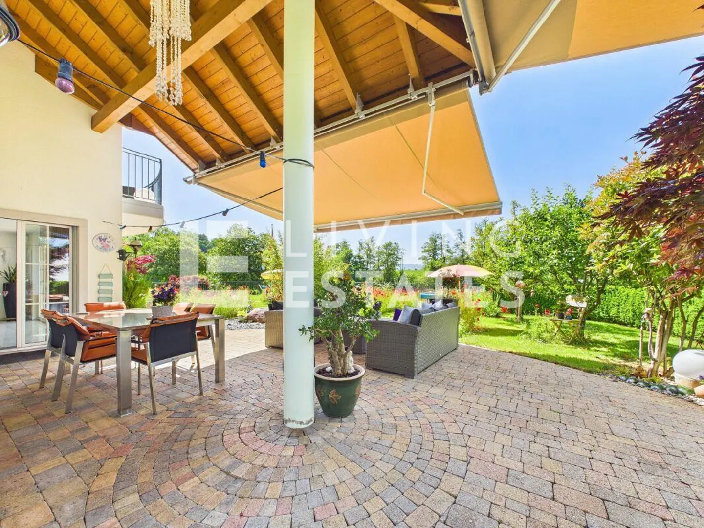 A PROPERTY OF LASTING VALUE - ELEGANT. HIGH-QUALITY. VERY WELL MAINTAINED. - Photo 18 of 26