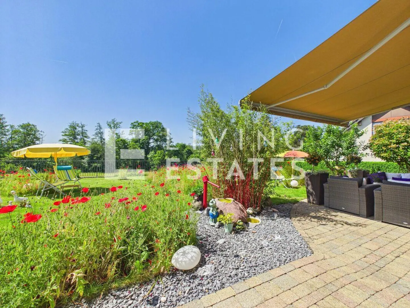 A PROPERTY OF LASTING VALUE - ELEGANT. HIGH-QUALITY. VERY WELL MAINTAINED. - Photo 19 of 26