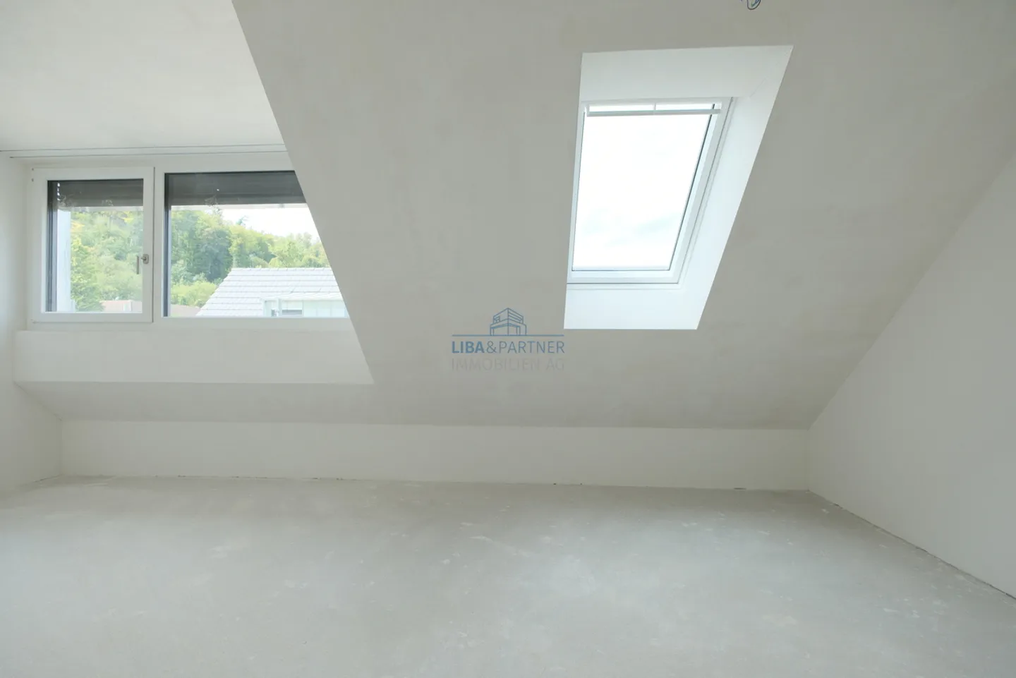 Zeitloses Doppelhaus mit traumhafter Aussicht - Foto 9 von 13