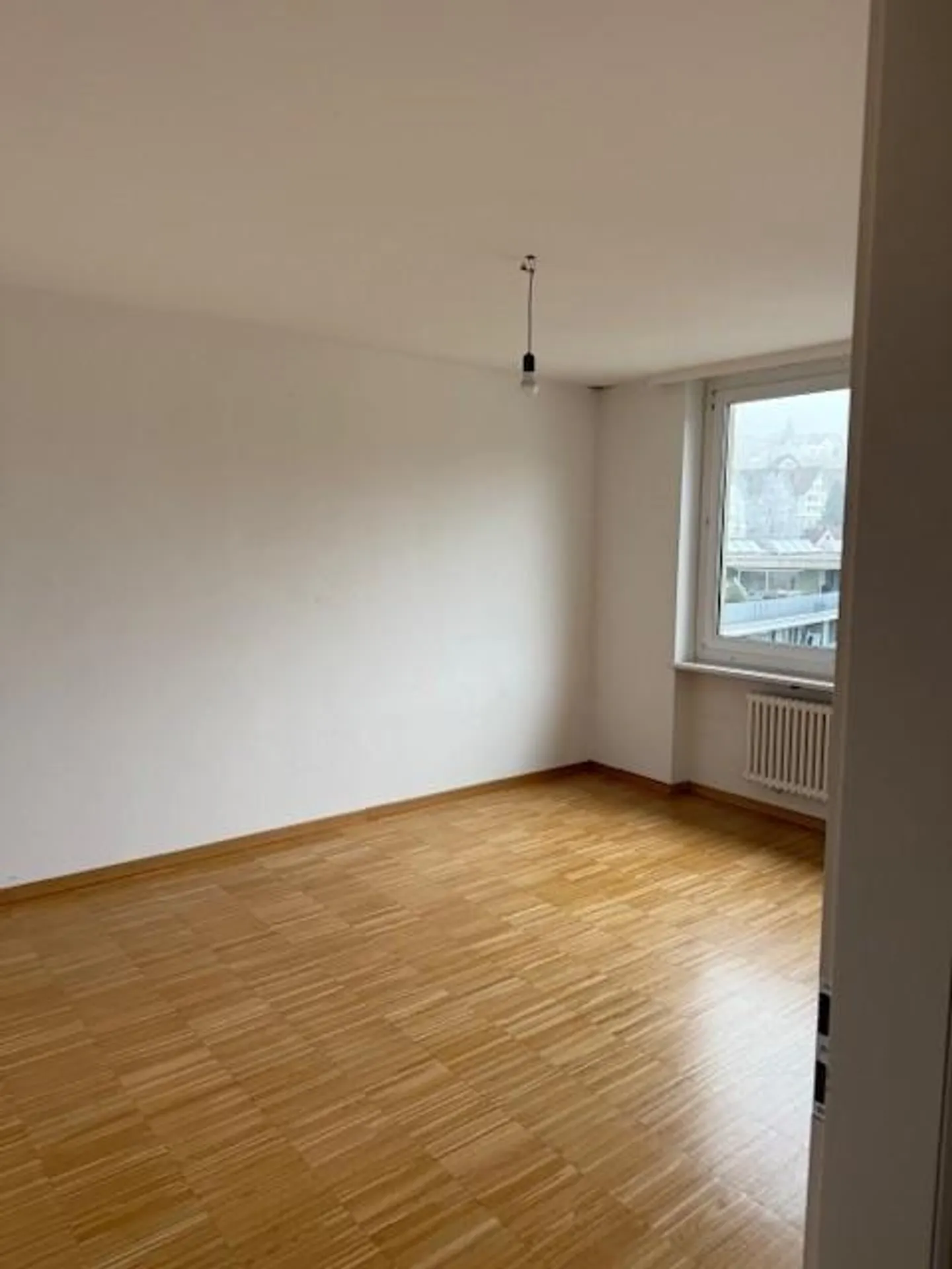 Helle 3.5-Zimmer-Wohnung mit Balkon an zentraler Lage - Foto 5 von 8