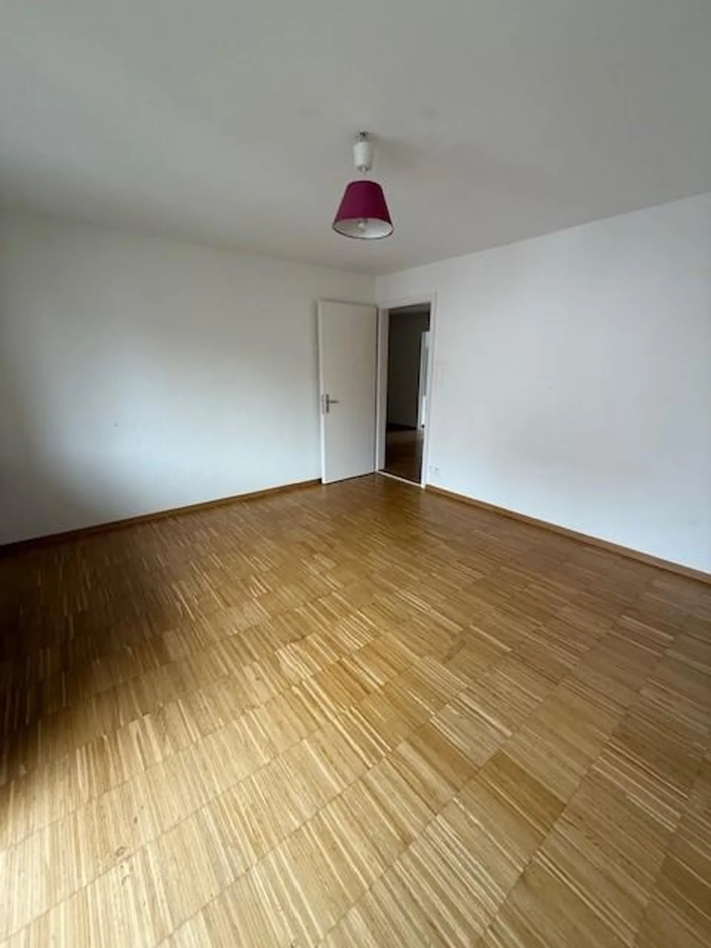 Helle 3.5-Zimmer-Wohnung mit Balkon an zentraler Lage - Foto 6 von 8