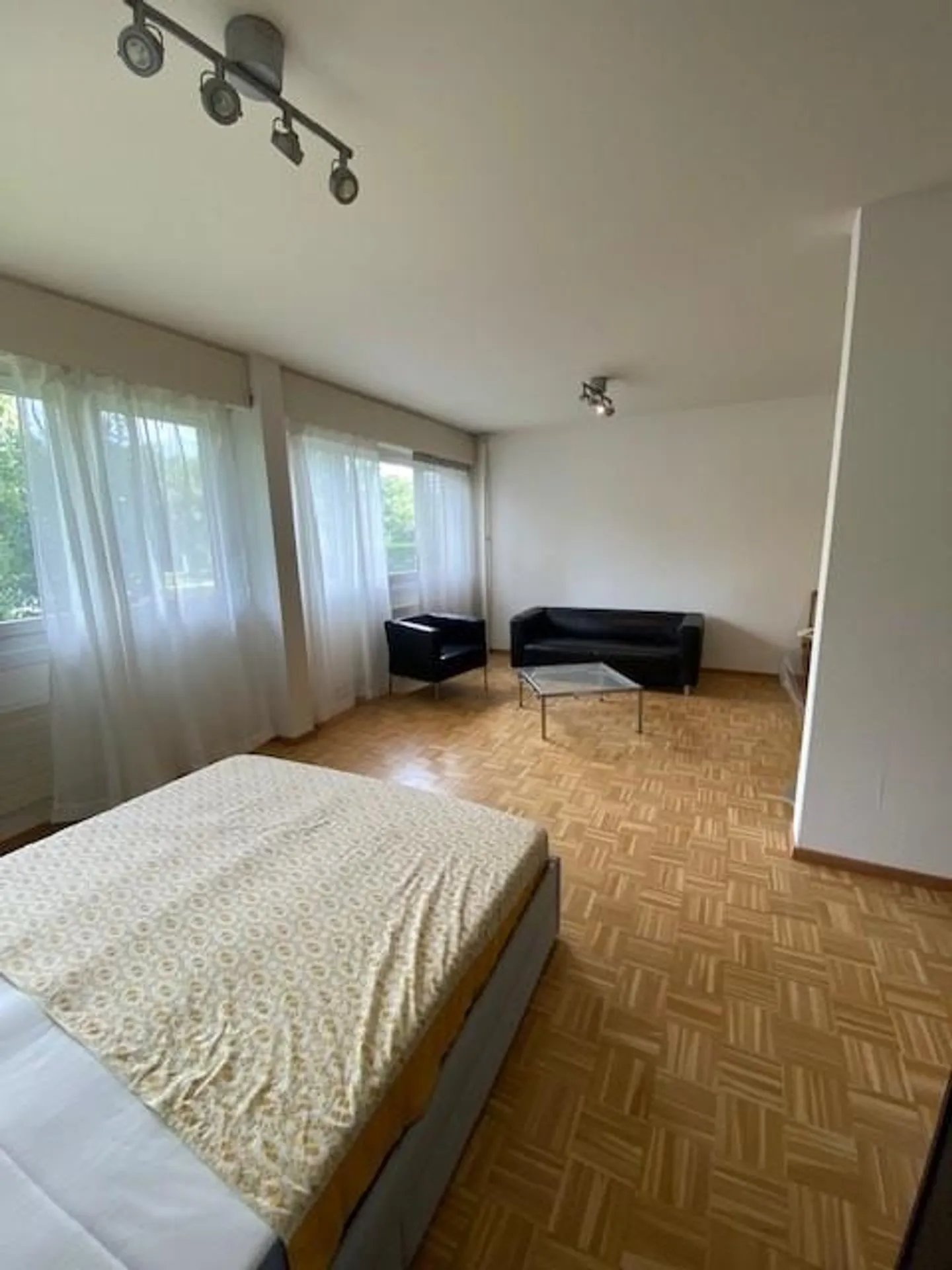 Studio Semi-Arredato Confortevole - Foto 3 di 6