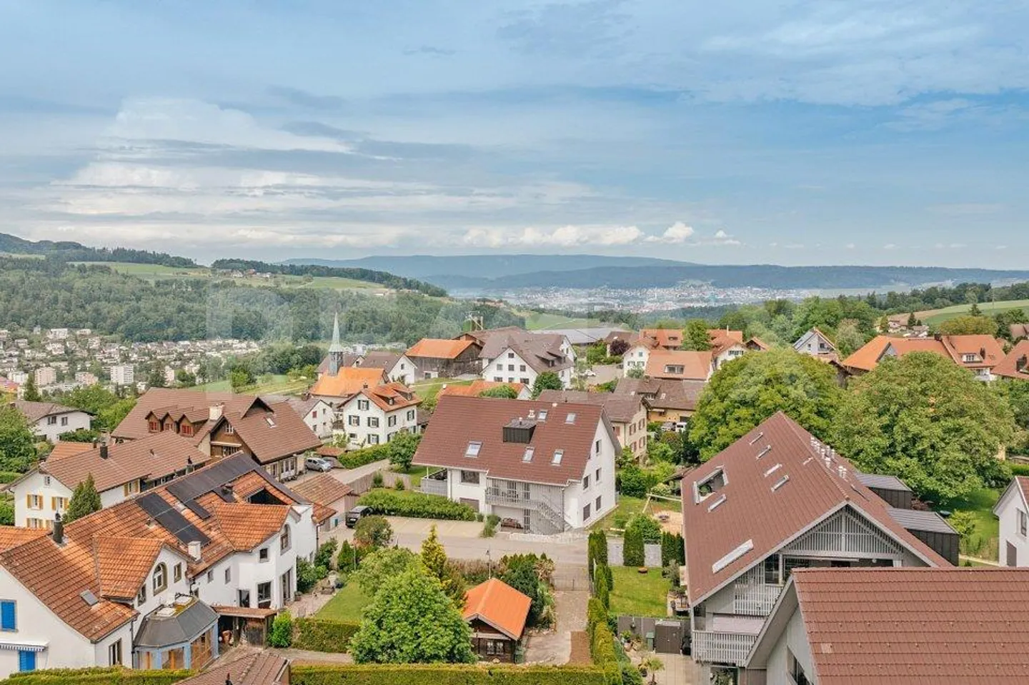 Newly renovated attic apartment near Zurich - Photo 1 of 11