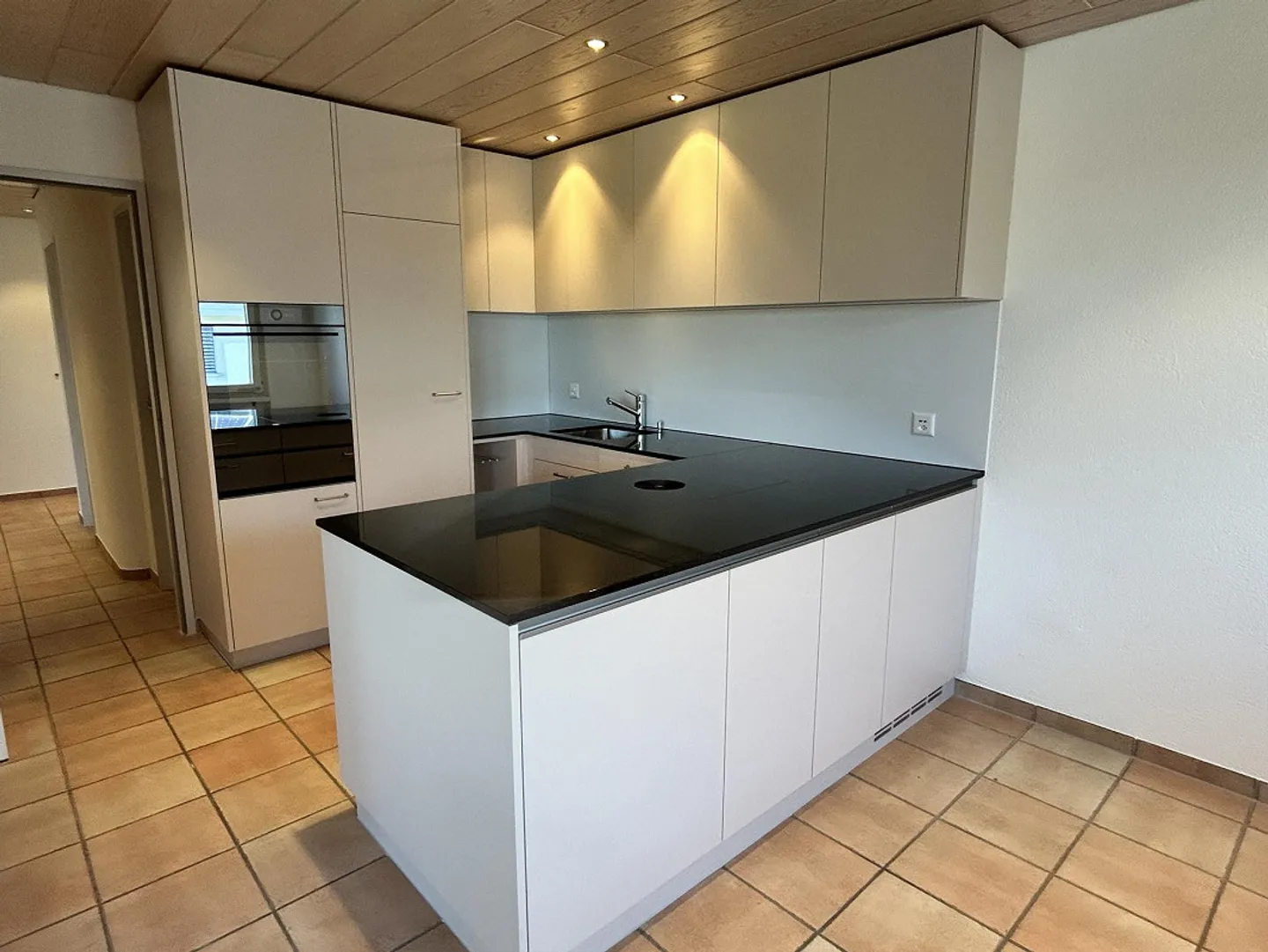 The SIMPLE 4.5-room apartment with panoramic view - Photo 2 of 14