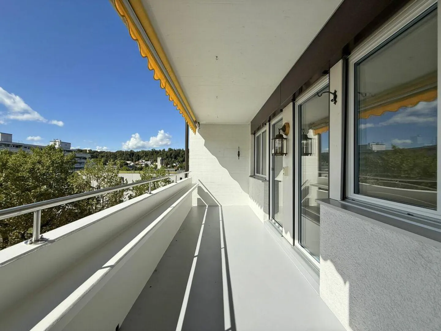 Helle 4.5-Zimmerwohnung mit Aussicht - Foto 1 von 11