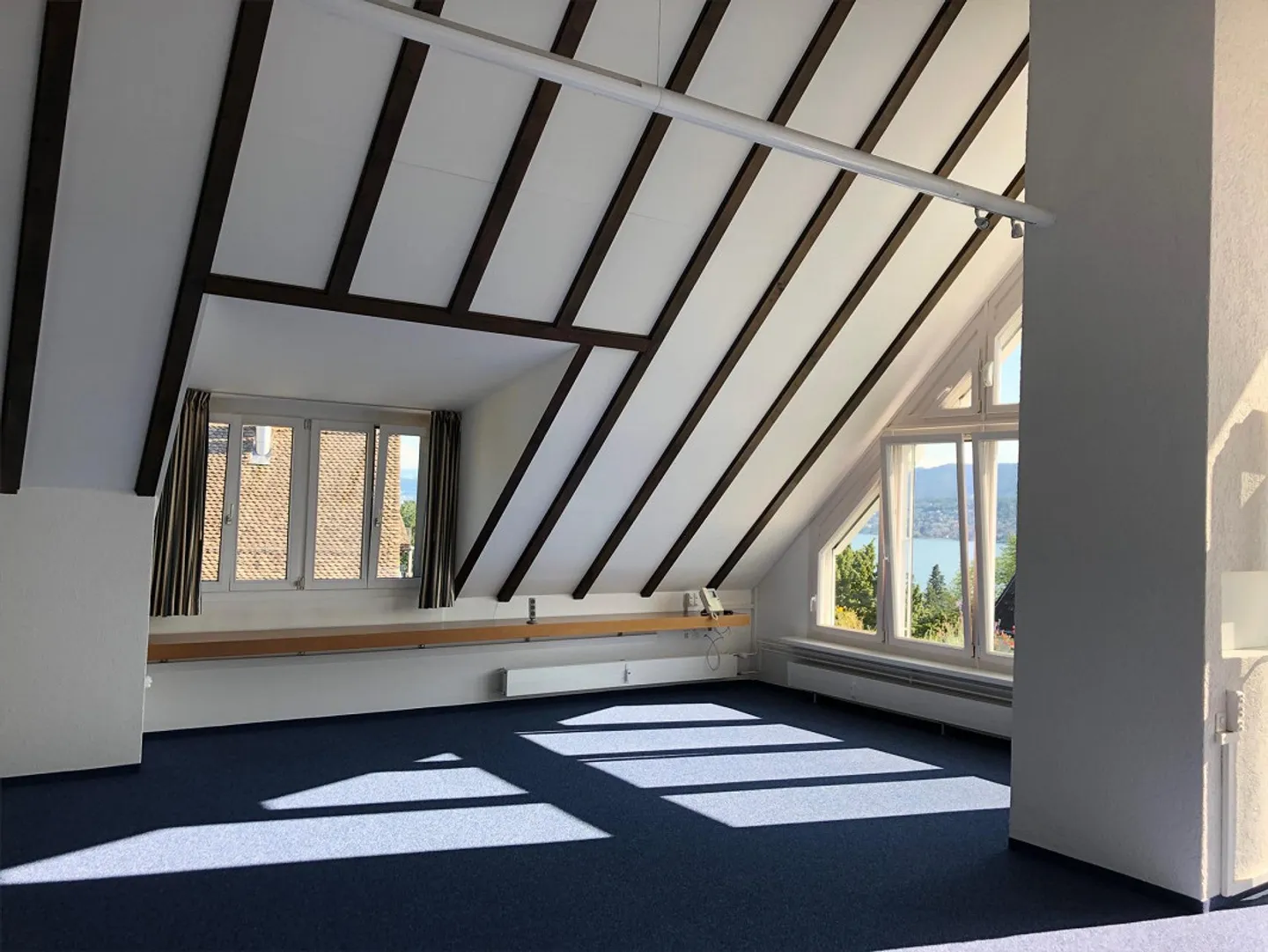 Office Bijou in the old village center of Zollikon - Photo 2 of 6