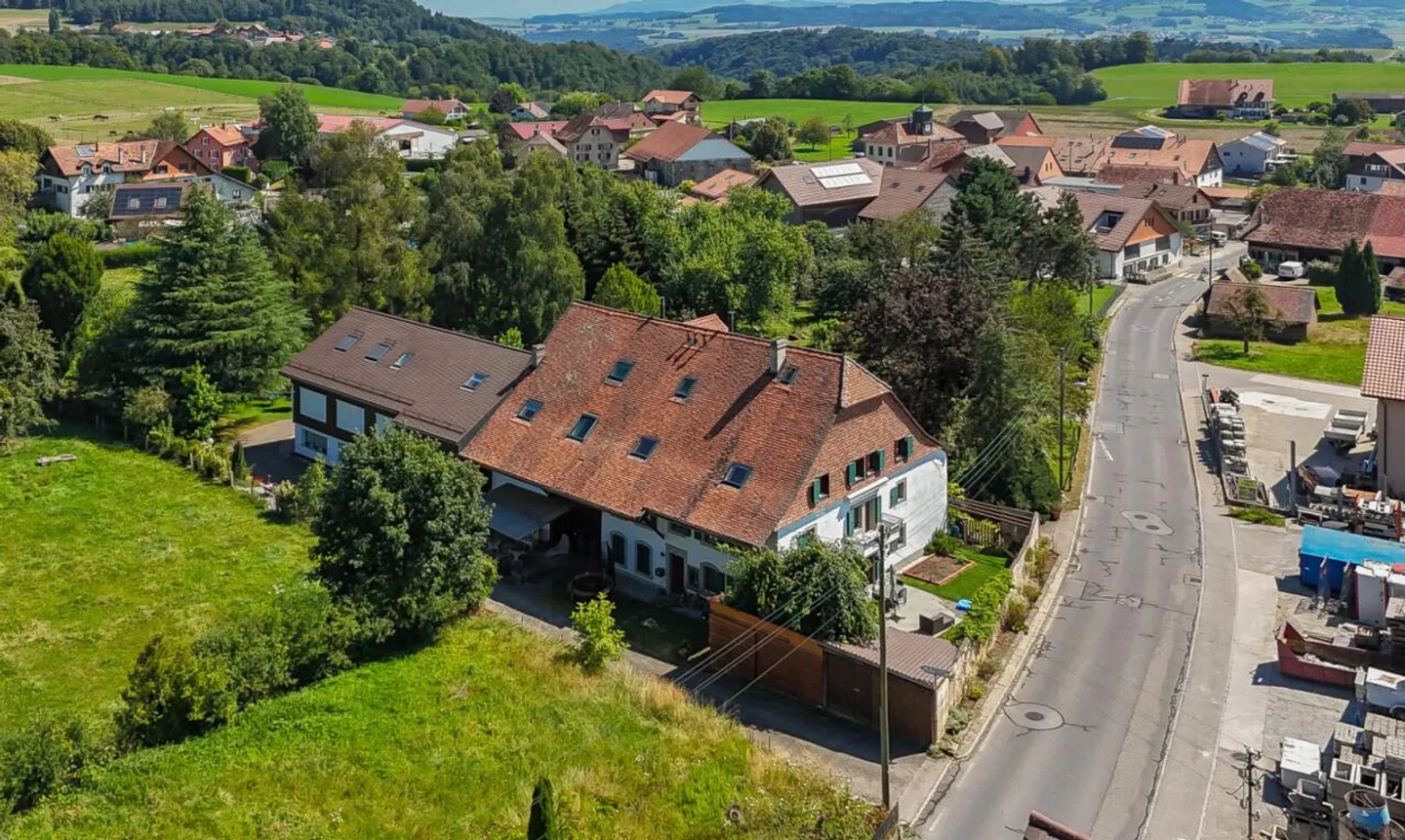 CHARMING DUPLEX WITH GREAT DEVELOPMENT POTENTIAL IN SOTTENS - Photo 10 of 13