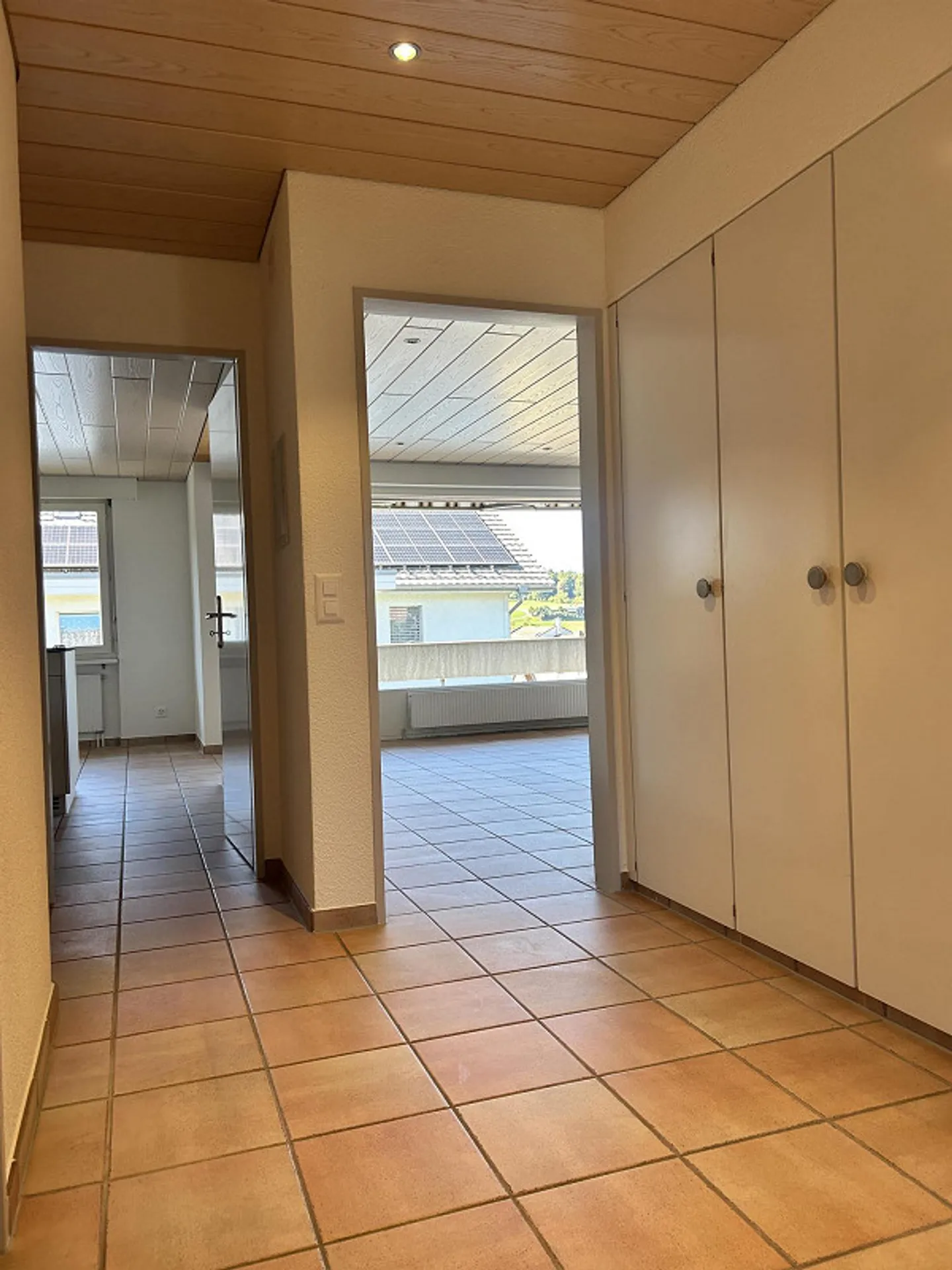 The SIMPLE 4.5-room apartment with panoramic view - Photo 5 of 14