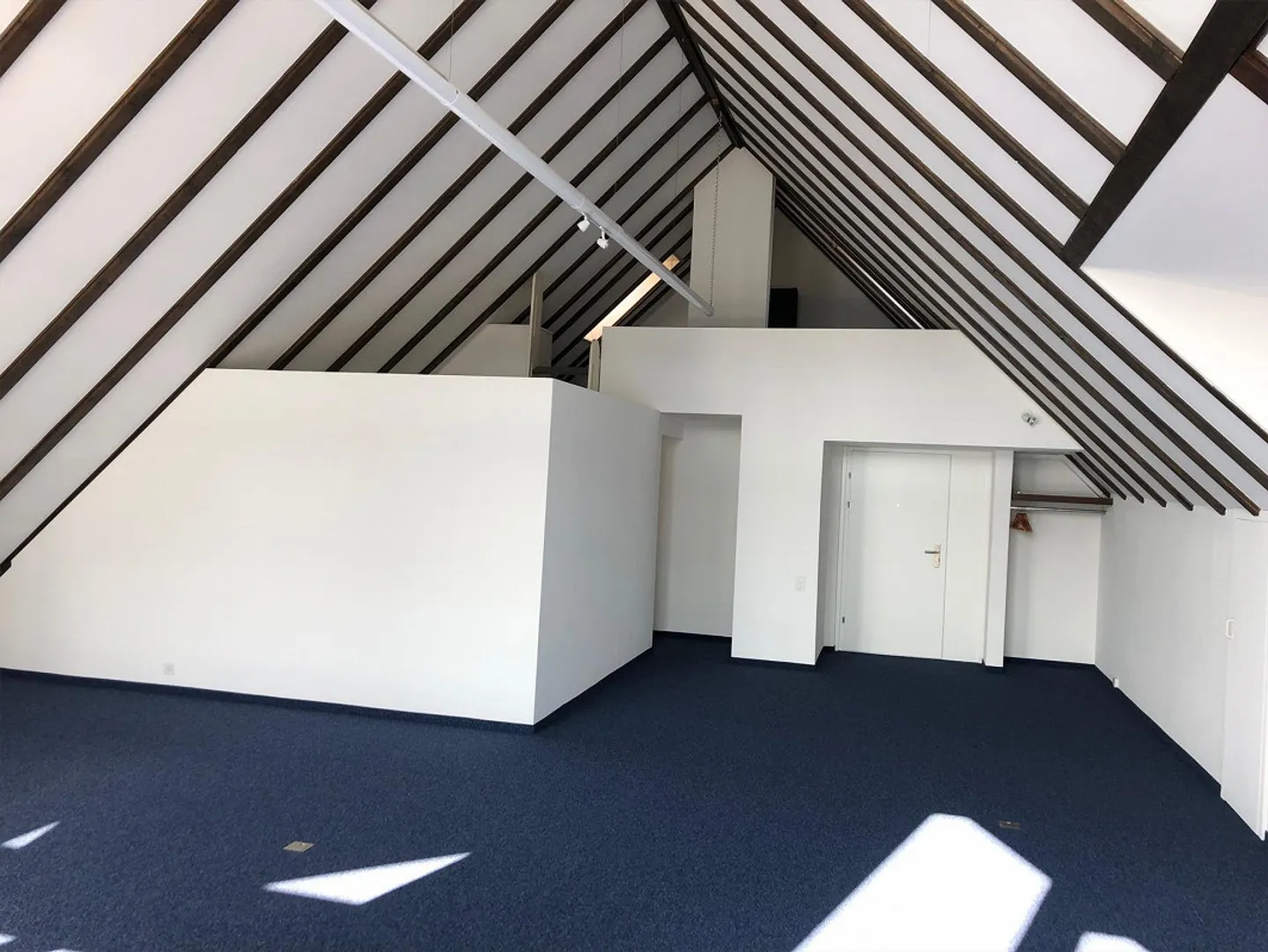 Office Bijou in the old village center of Zollikon - Photo 3 of 6