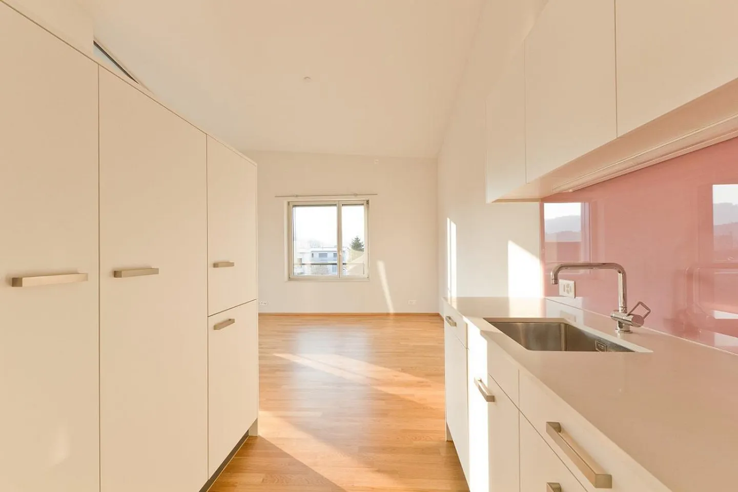 Appartement coopératif de 4,5 pièces dans une colonie familiale - Photo 3 sur 8