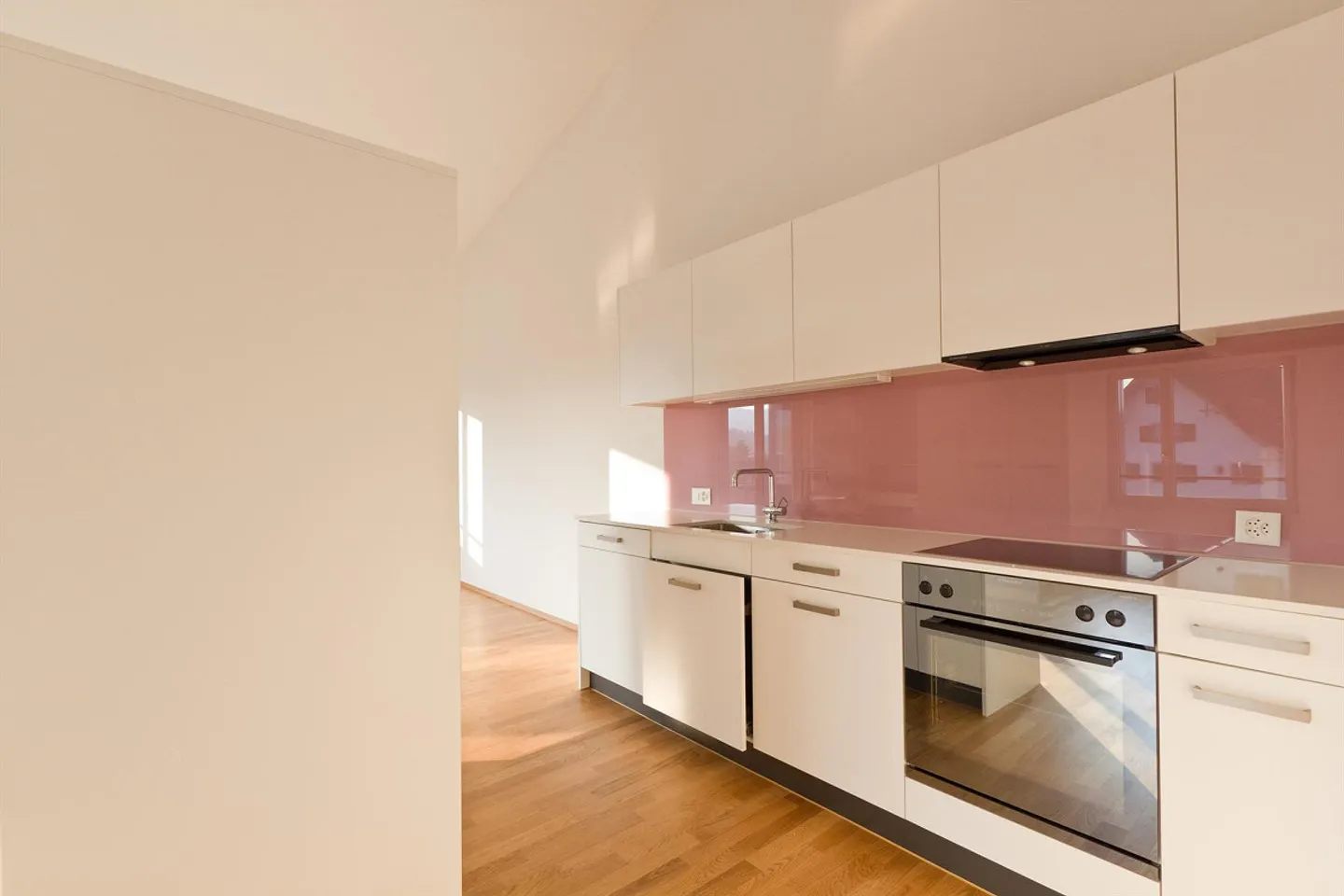 Appartement coopératif de 4,5 pièces dans une colonie familiale - Photo 2 sur 8