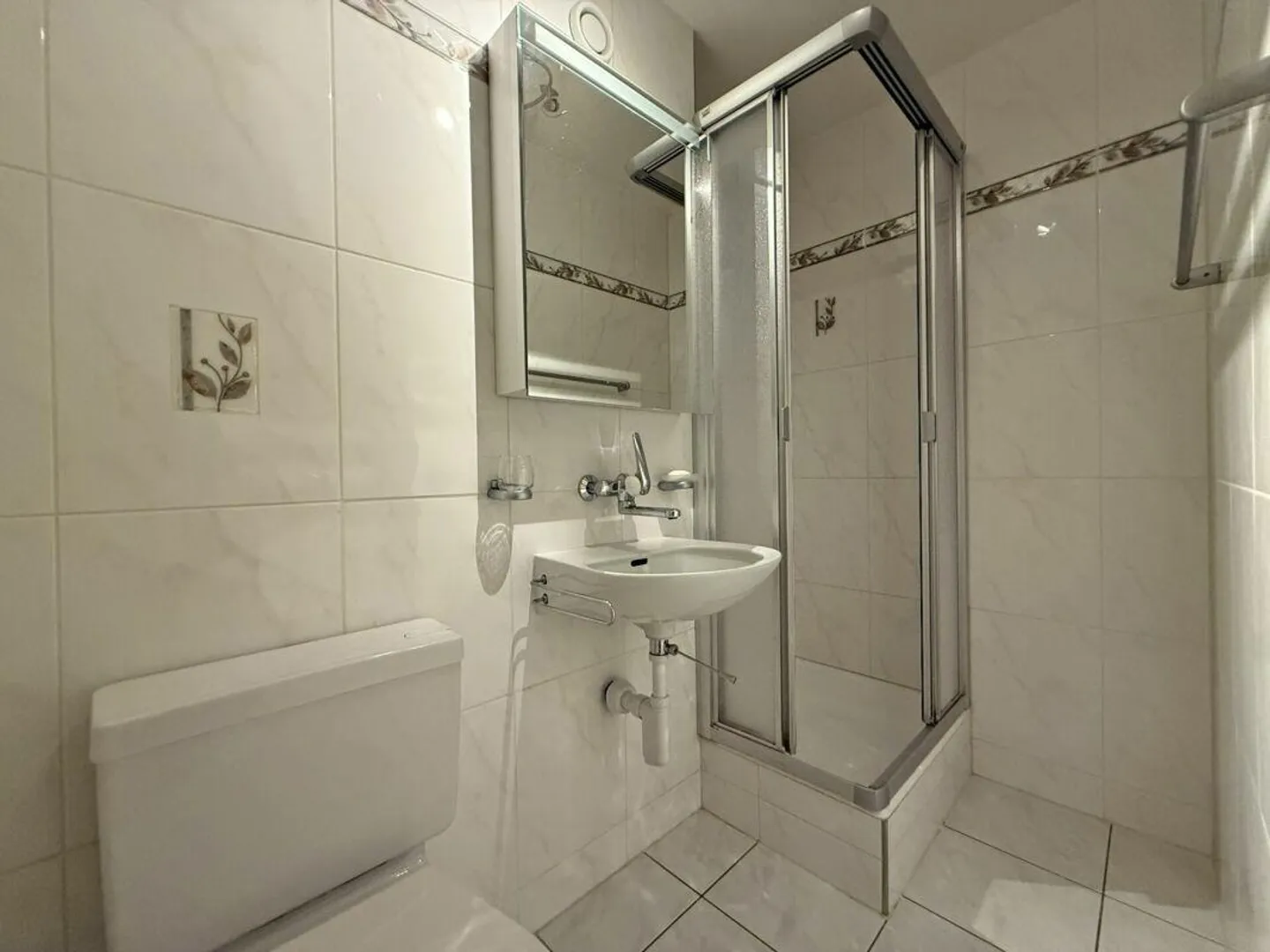 Helle 4.5-Zimmerwohnung mit Aussicht - Foto 7 von 11