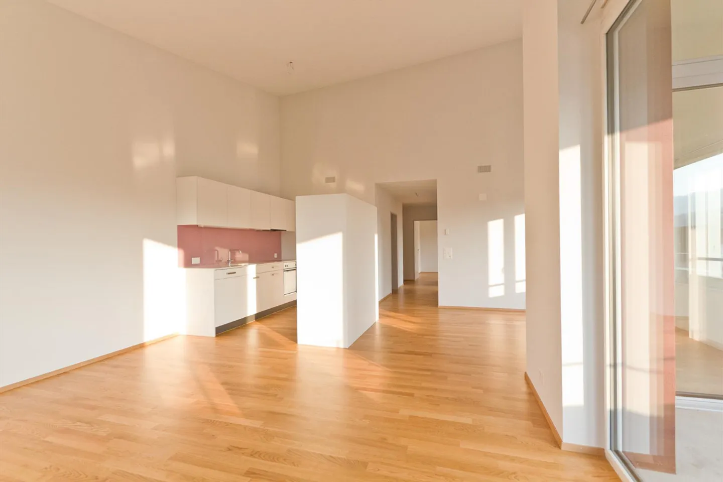 Appartement coopératif de 4,5 pièces dans une colonie familiale - Photo 6 sur 8