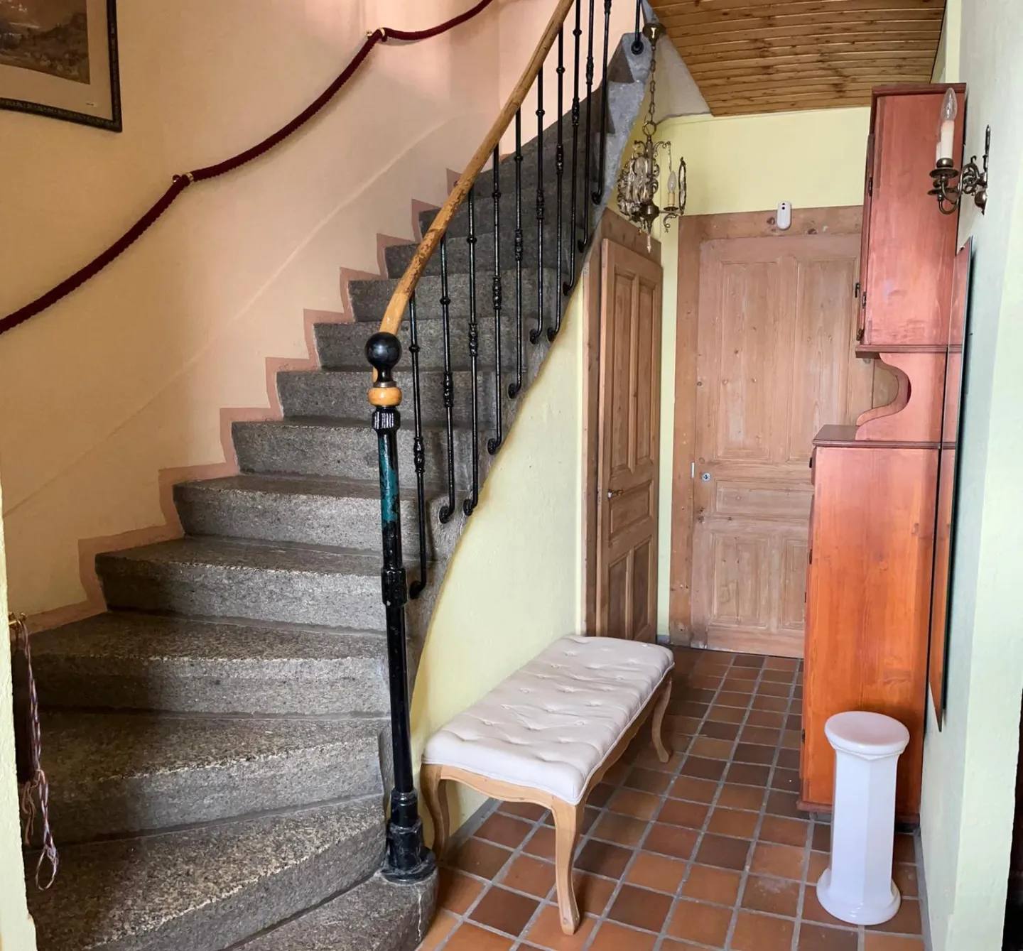 Pretty house to renovate / transform with additional construction potential - Photo 3 of 17
