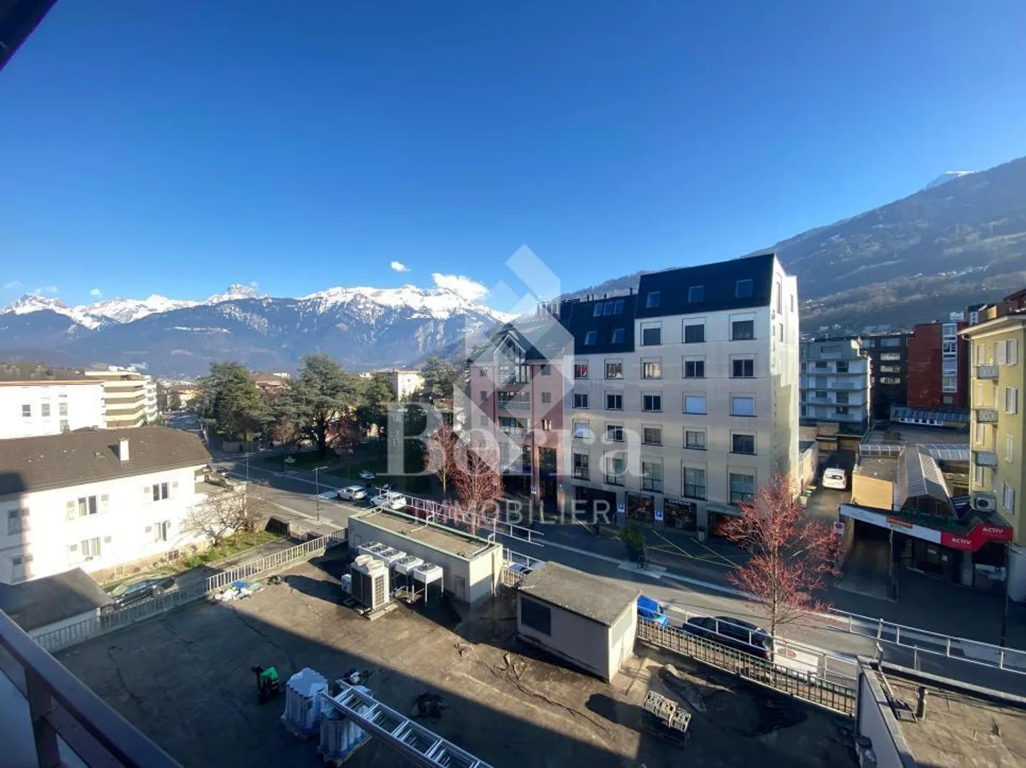 Letztes Stockwerk im Zentrum von Monthey - Foto 2 von 13