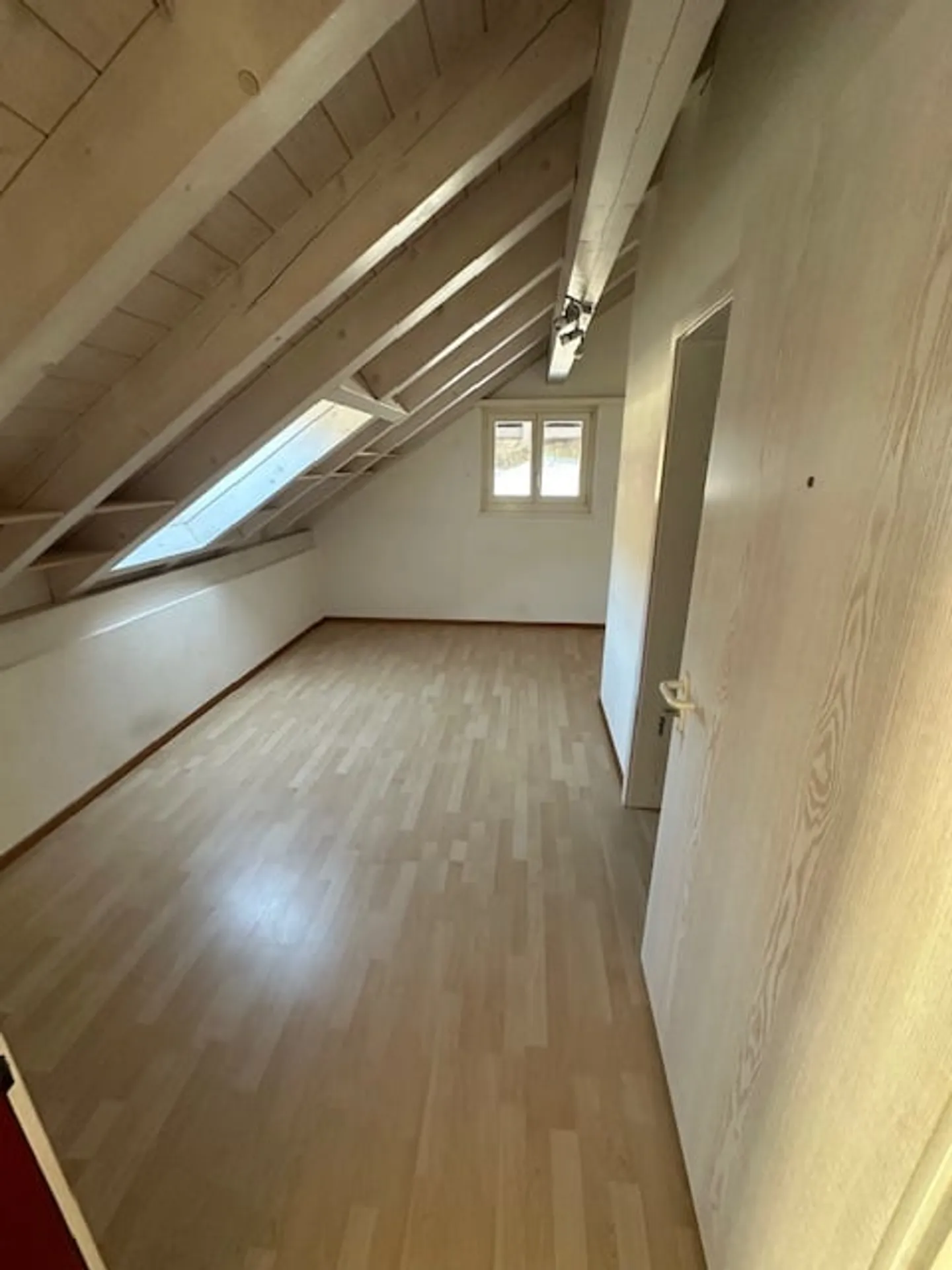 Charmante appartement sous les combles de 4,5 pièces dans un endroit calme de Biembach dans l'Emmental - Photo 7 sur 17