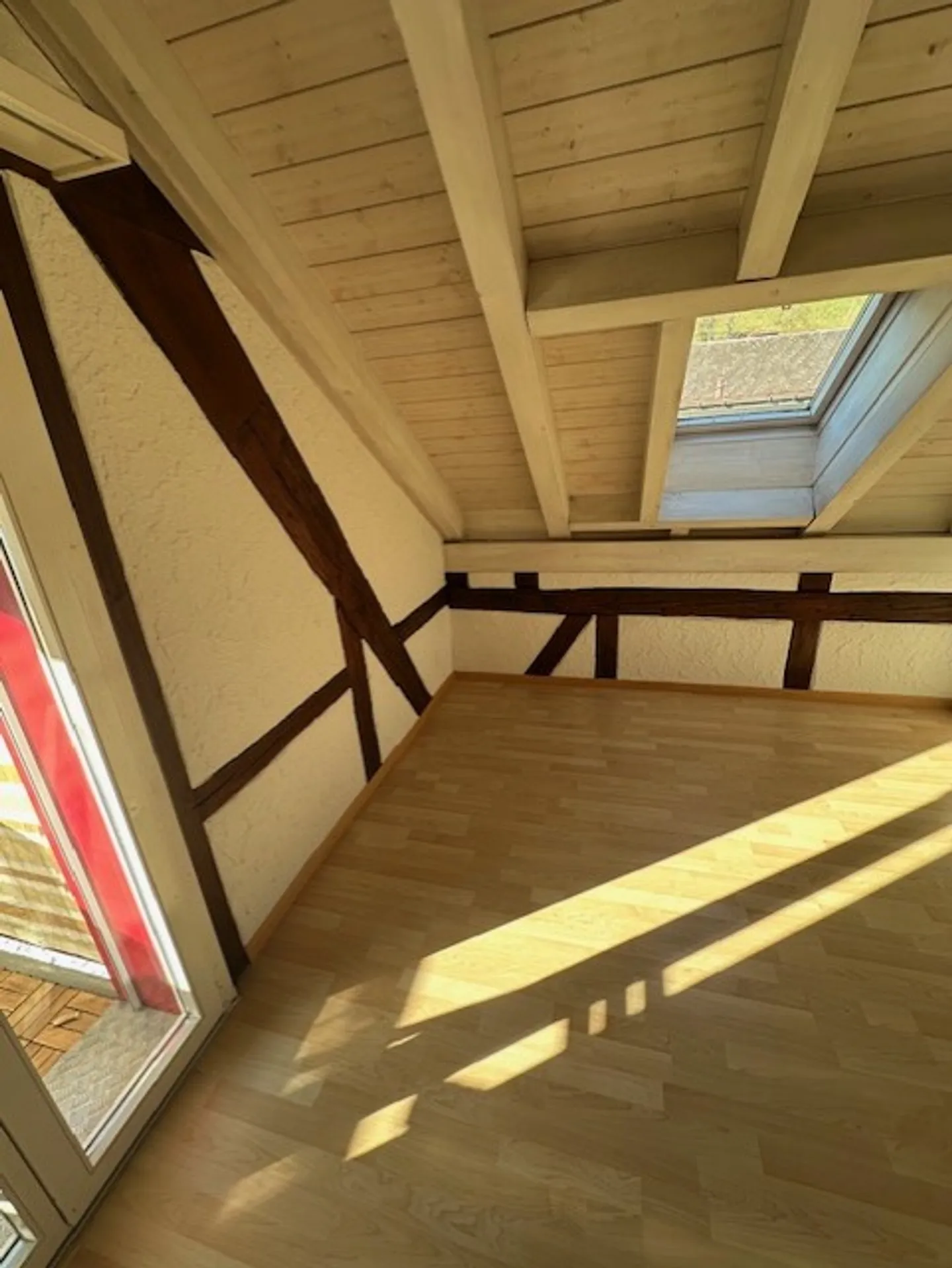 Charmante appartement sous les combles de 4,5 pièces dans un endroit calme de Biembach dans l'Emmental - Photo 9 sur 17