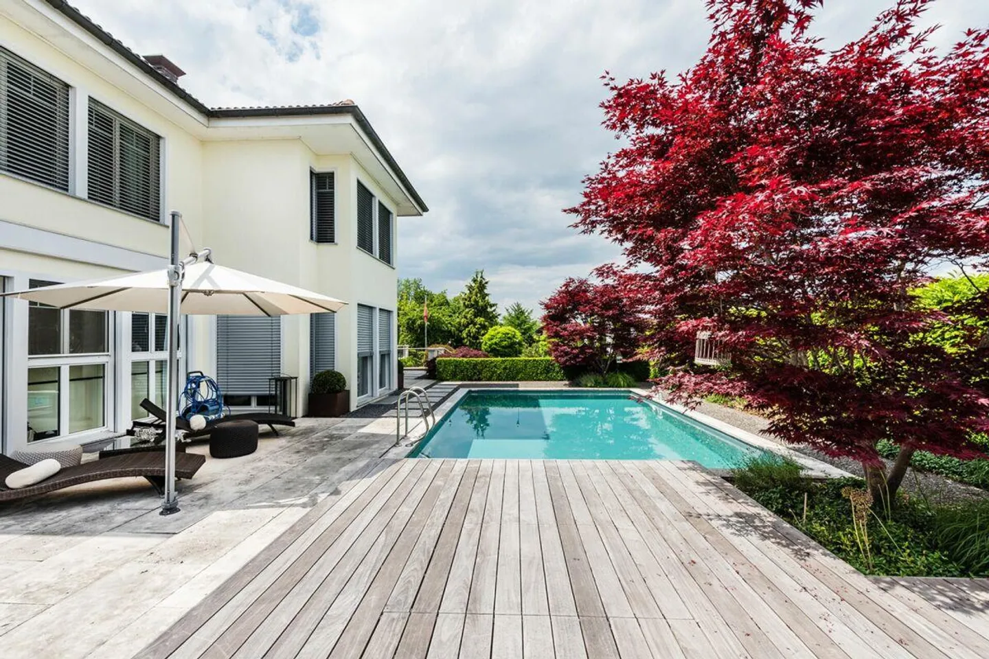 Luxurious Country House Villa in an Exclusive Lake View Location - Photo 1 of 15