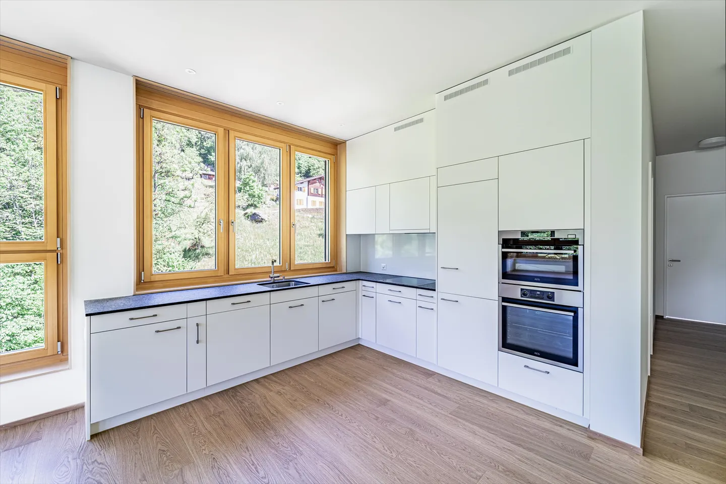 Living in a beautiful central location - Photo 3 of 6