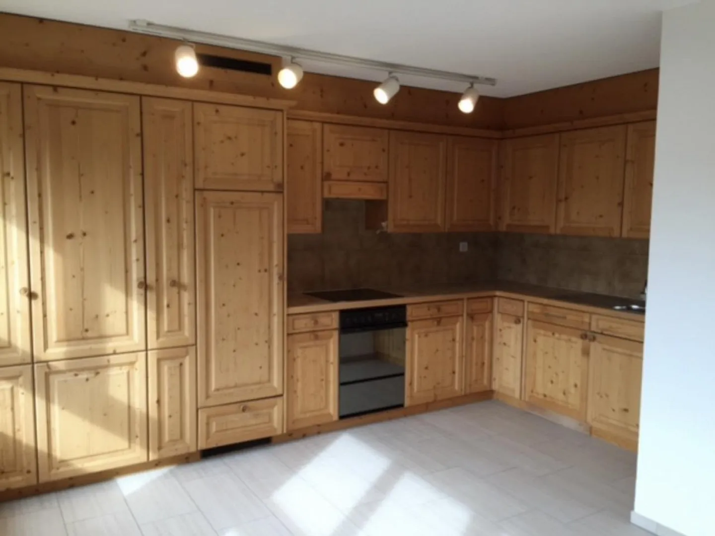 Charmante 4.5 Zimmer Wohnung - Foto 4 von 8